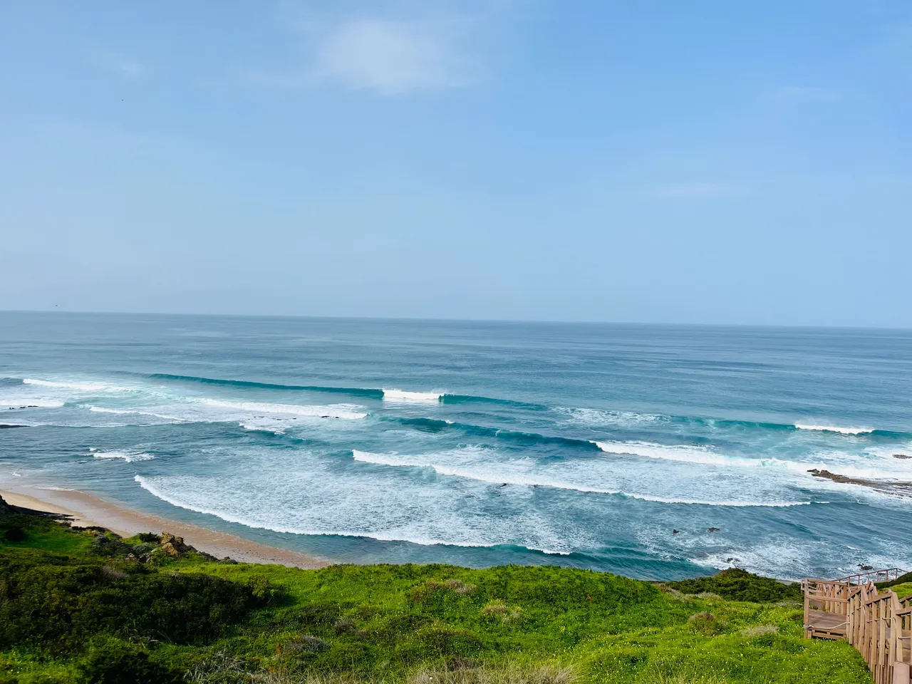 What about good waves, beautiful beaches and delicious food?! Get introduced to some of Portugal's beauties.
