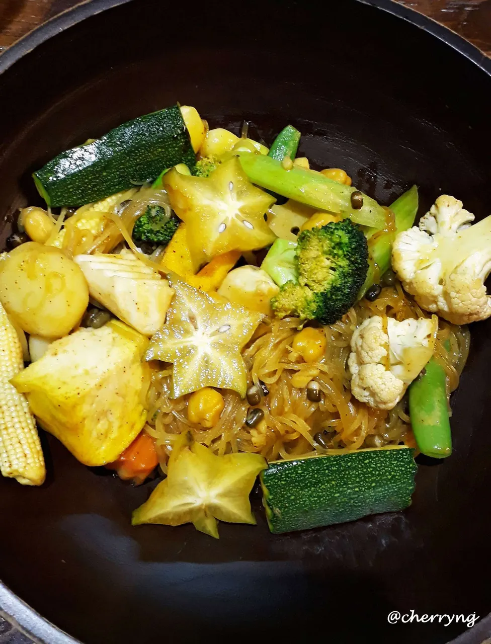 vegetable pad thai copy copy.jpg
