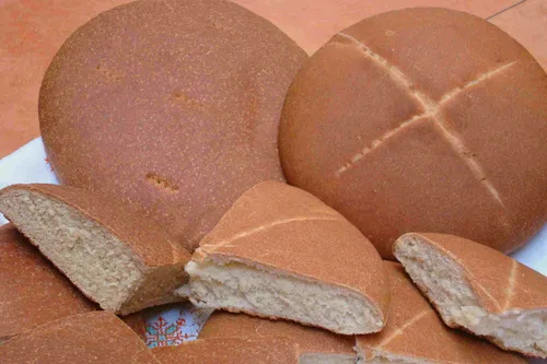 Khobz-Moroccan-Bread-3264-x-2176-56a645835f9b58b7d0e0c2fb.jpg