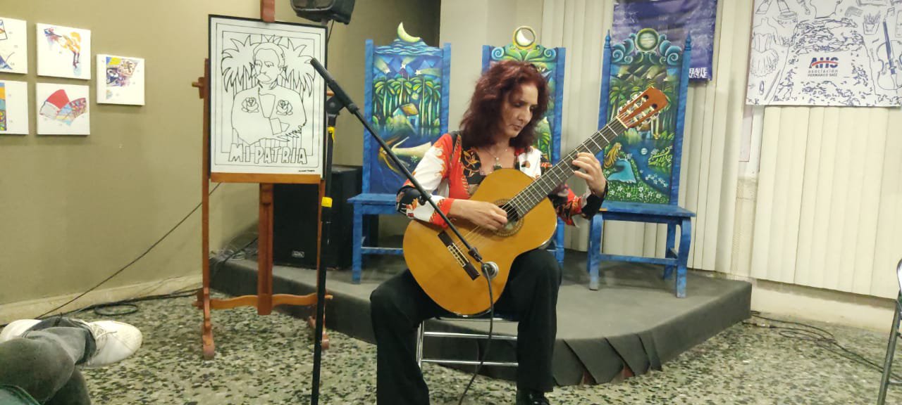 No play or stage is too small: a life lesson / No hay obra ni escenario pequeño: una lección de vida (eng-esp)