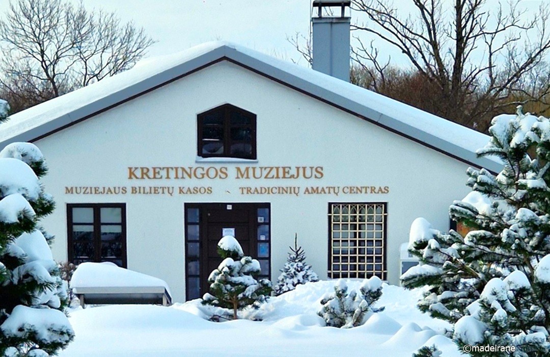 Wednesday Walk: Winter  Is Closing The Door