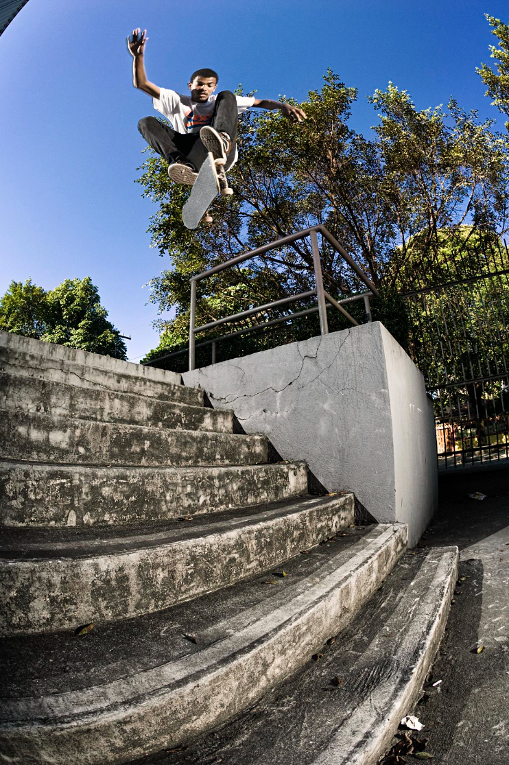 RIO DE JANEIRO - PENHA - Heel Flip Shove It