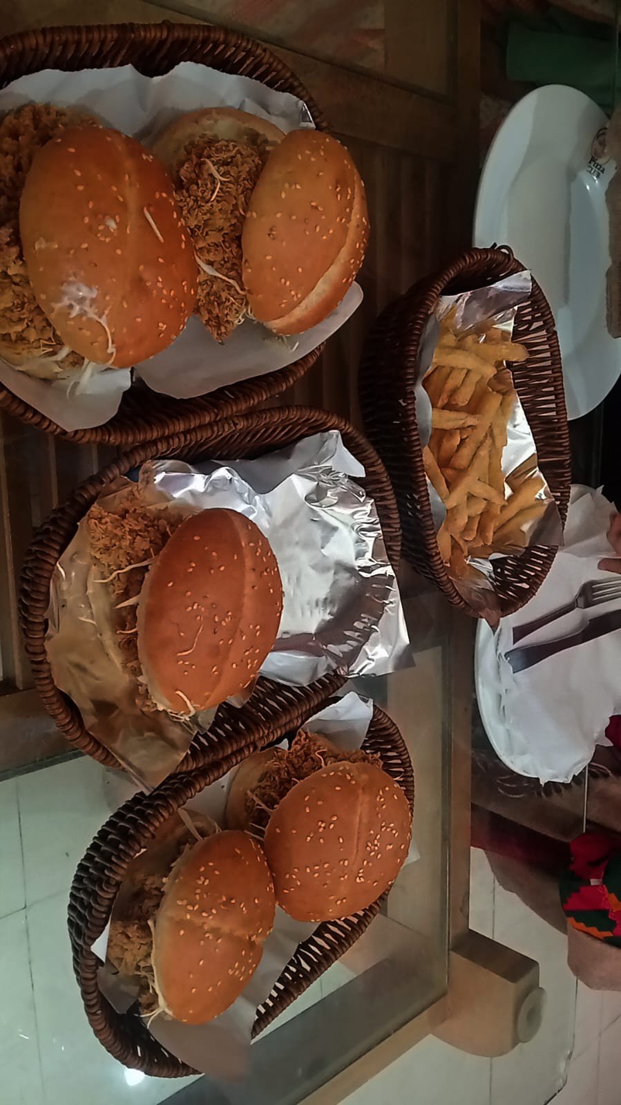 Exams are FINALLY Over! 💃 A Nostalgic Iftari & Sweet Treats 🍕🍦