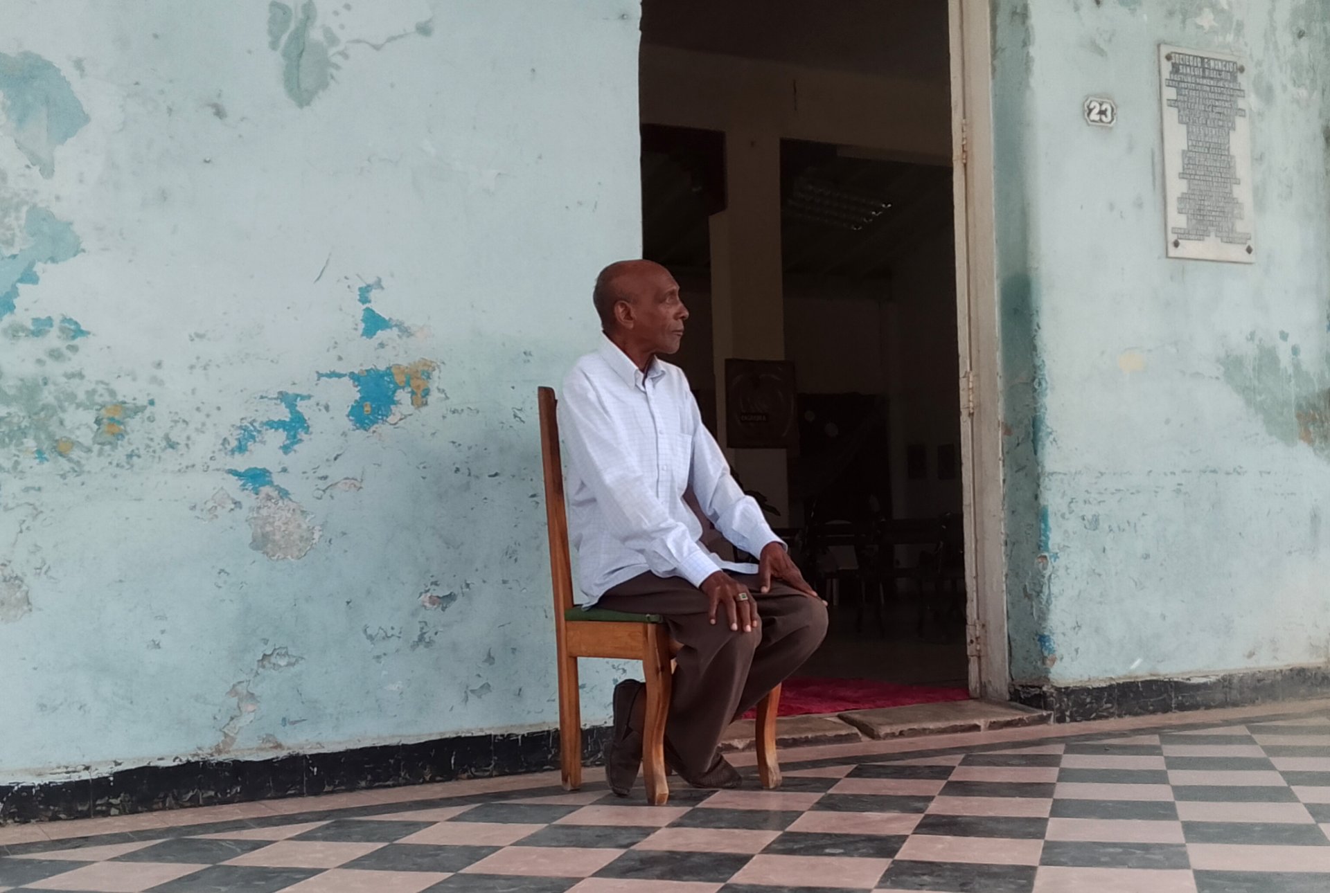 Reflexión al pie de un homenaje ( es/en)