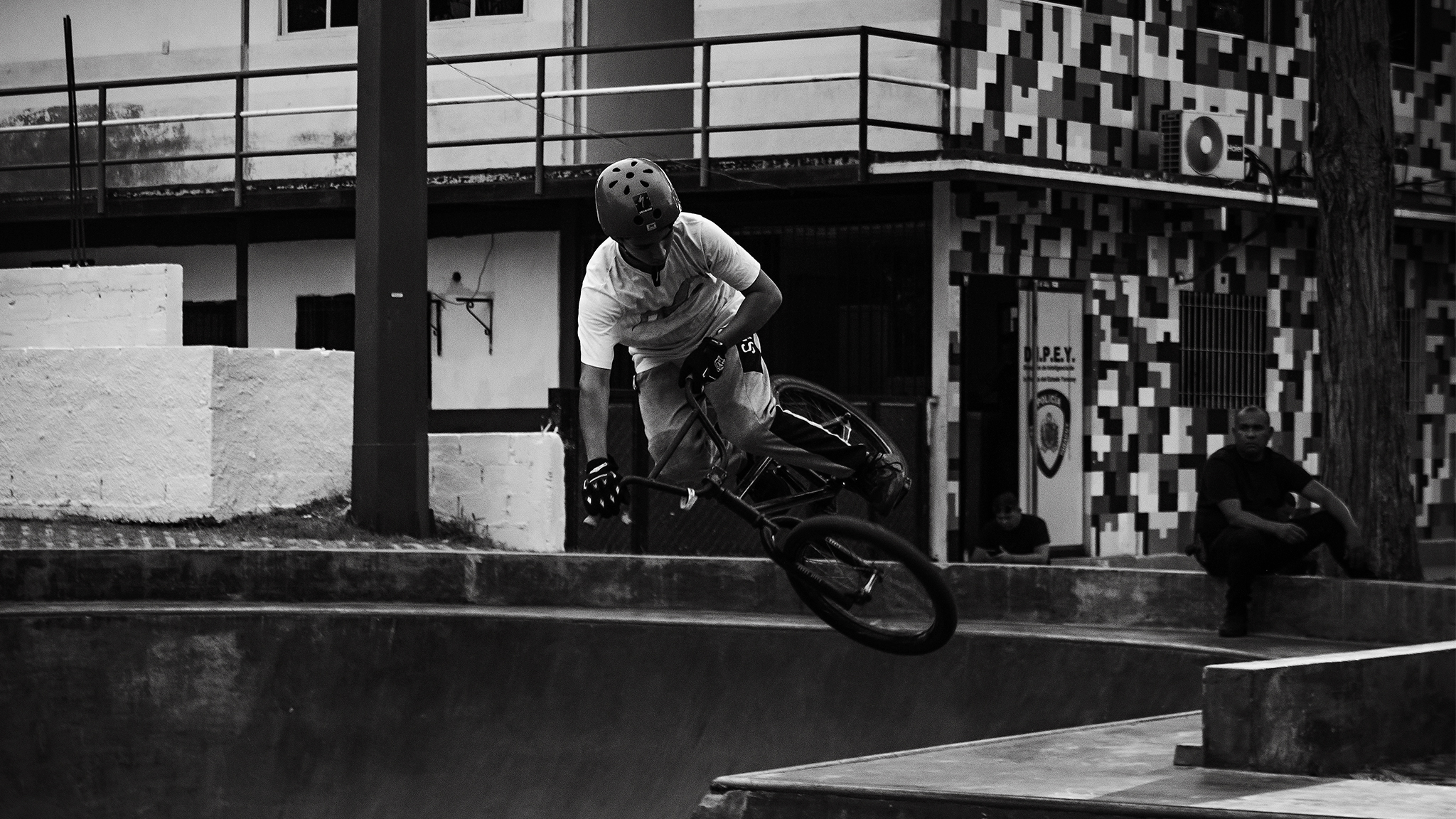 Monomad: Bicycle tricks [Eng/Esp]