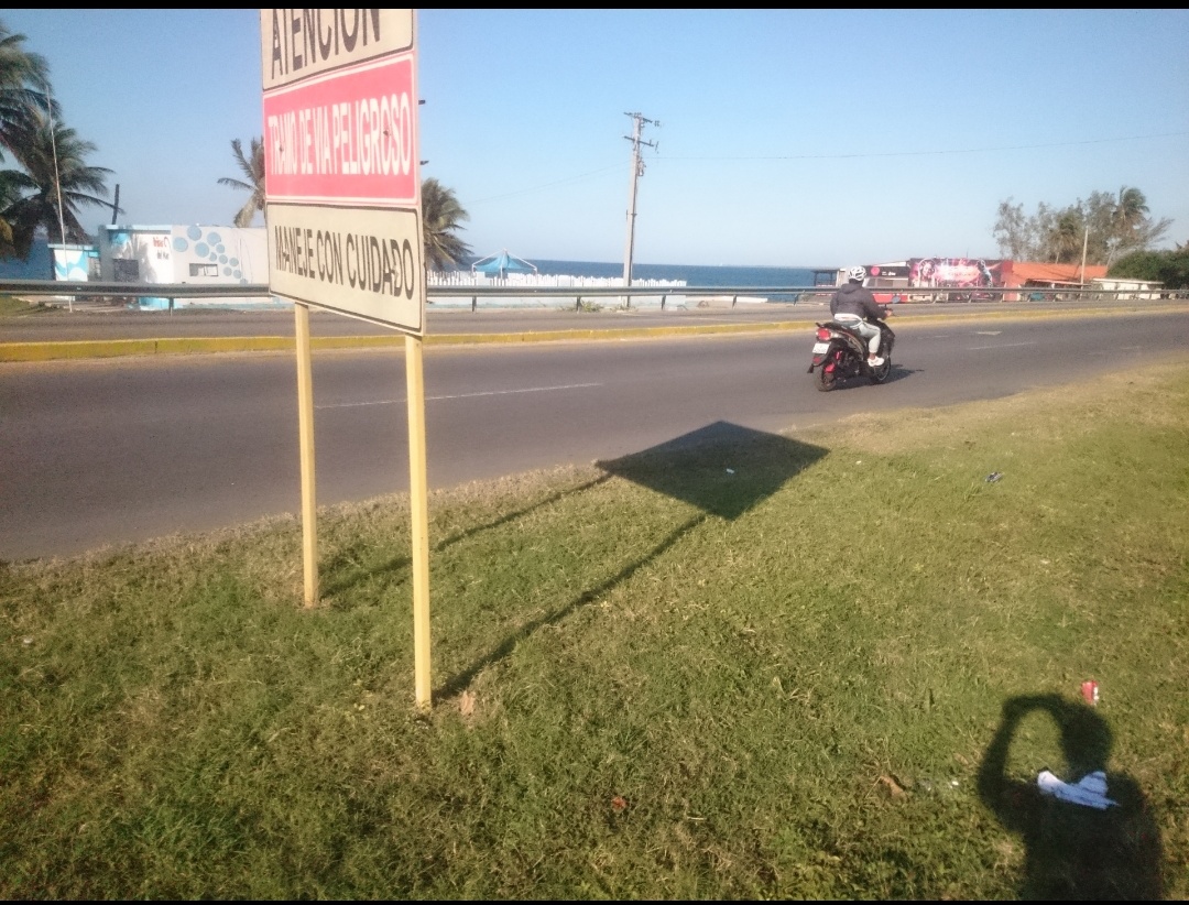 A Warning Duplicated by the Sun. [EN/ES] Entry for the Shadow Hunters SMASh Contest-Round 415.