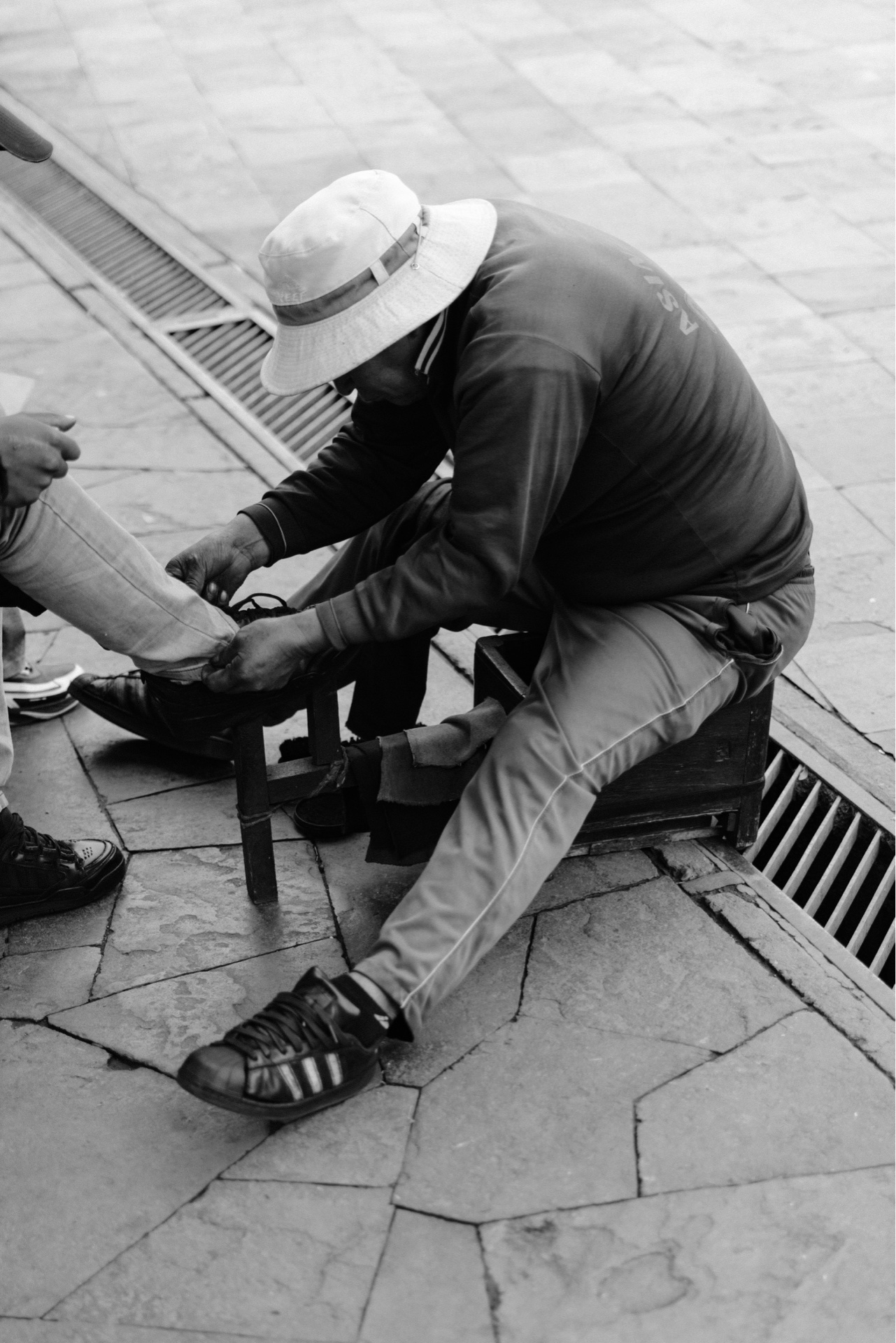 A NECESSARY PAUSE / UNA PAUSA NECESARIA [Eng-Esp]