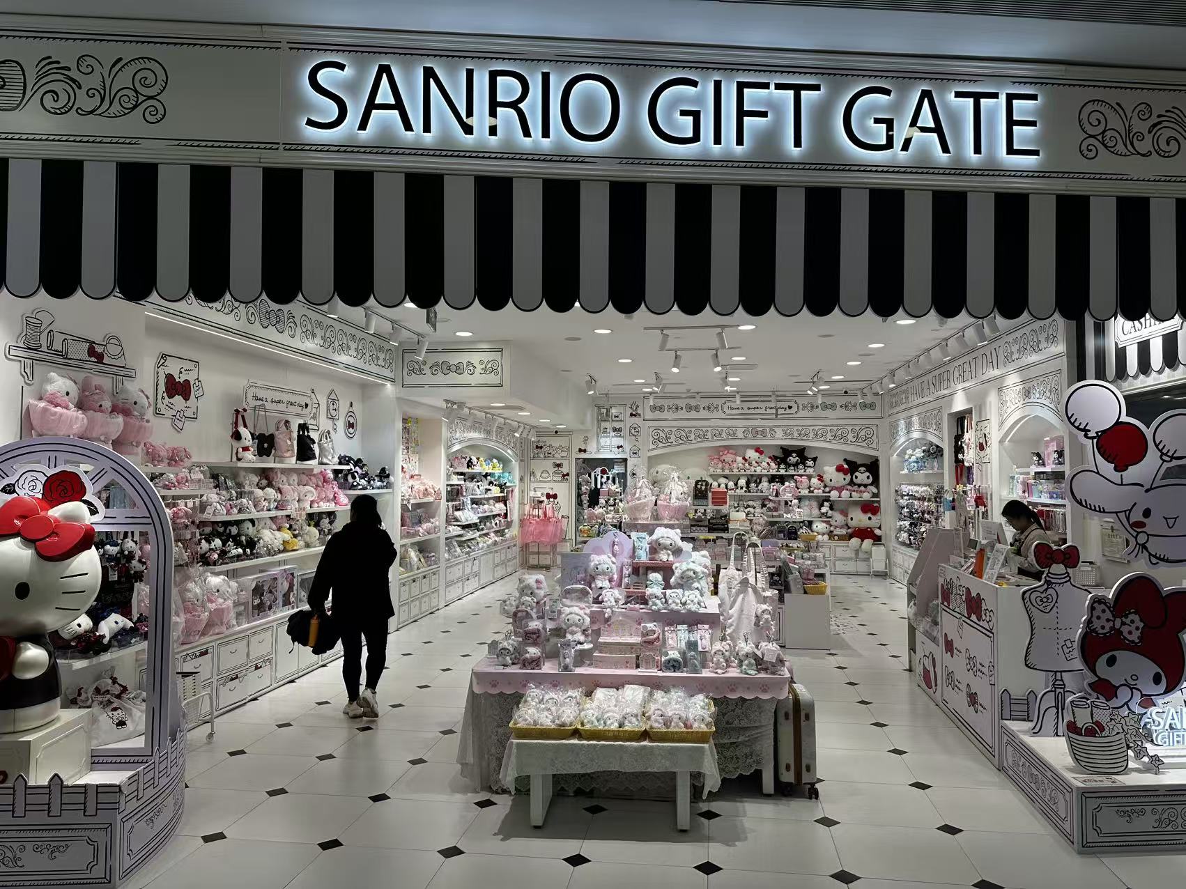 天公不造美, 唯有逛商場