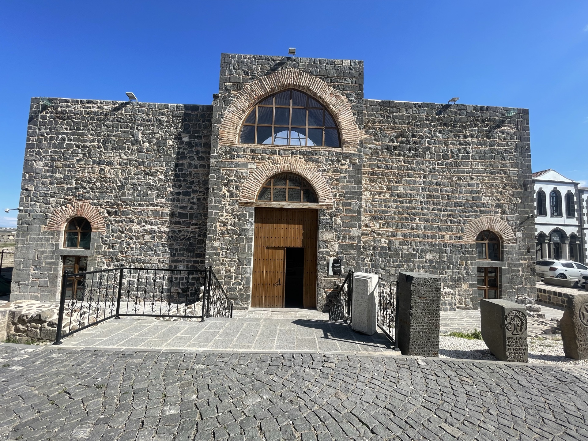 Part 4/5 – Two Days in Diyarbakır (Amed): Two Churches, Two Different Atmospheres (St. George & Mar Petyun) 