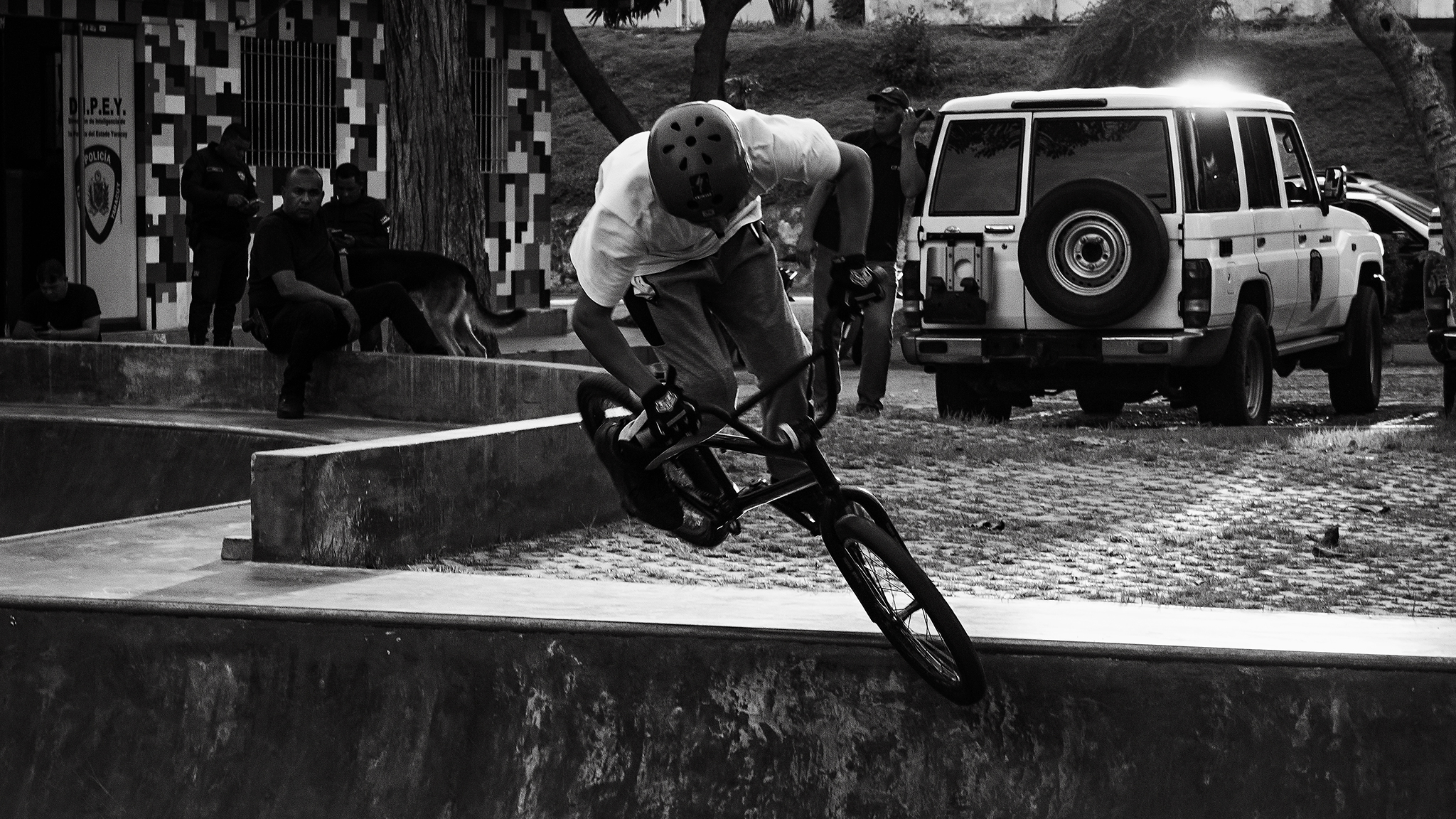 Monomad: Bicycle tricks [Eng/Esp]