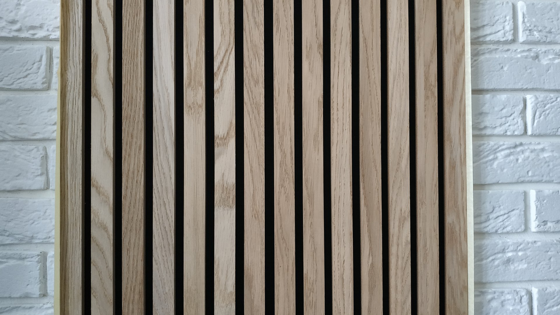 Дерев'яний декор в інтер'єрі кімнати