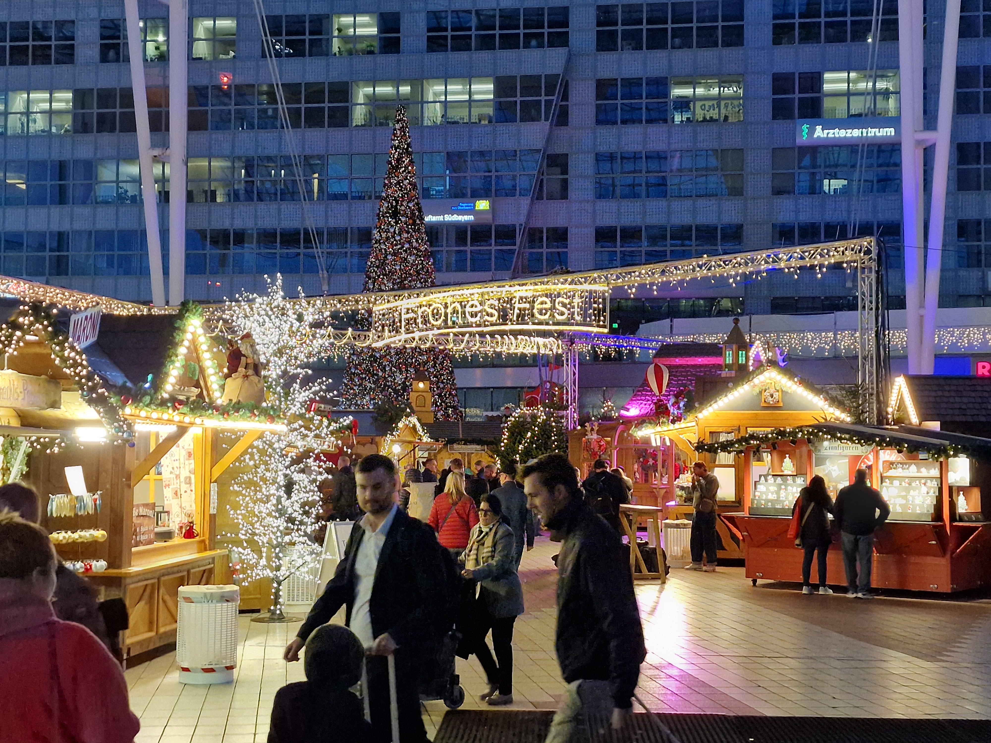 the Christmas market at Munich Airport