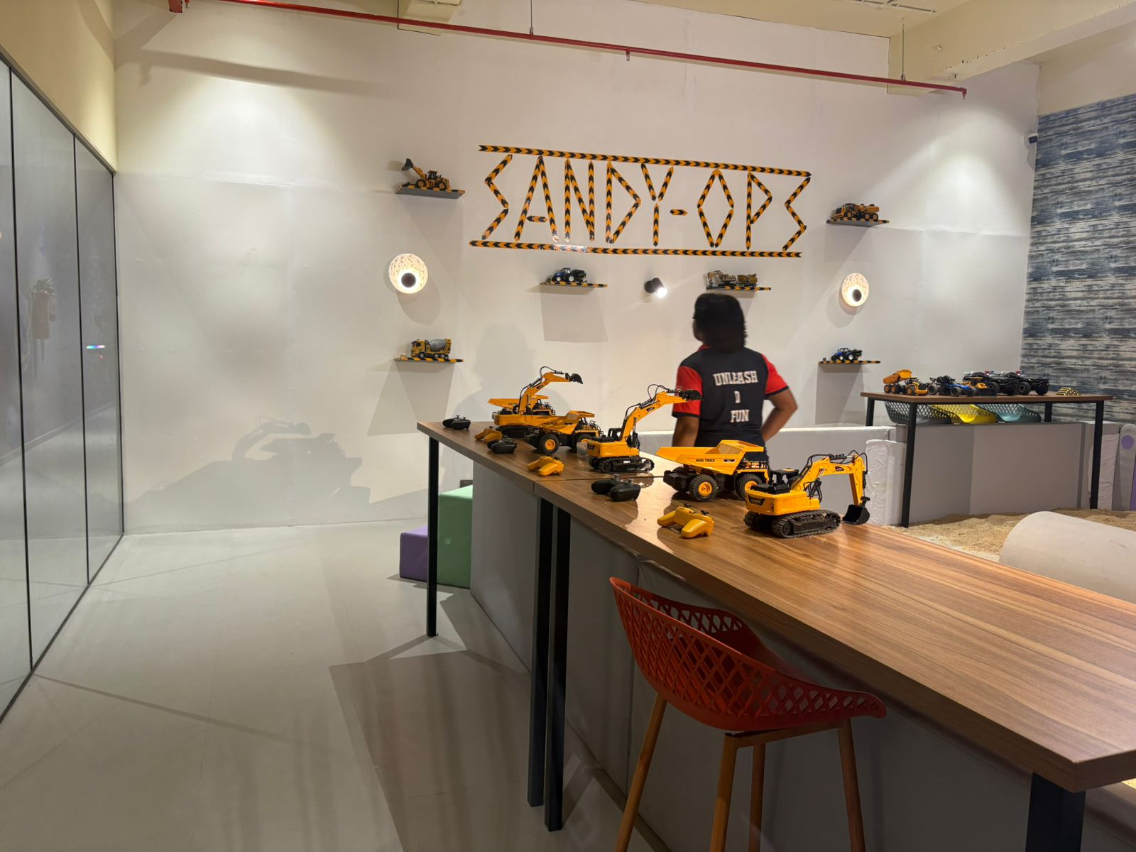 CONSTRUCTION GAMING. 