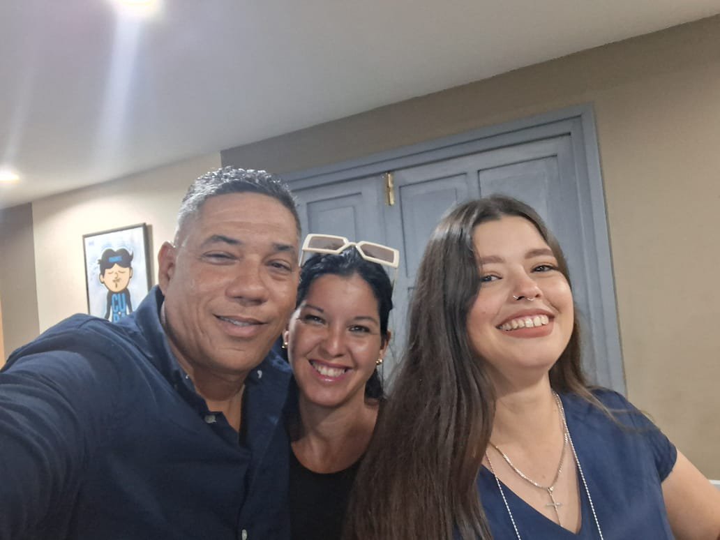 Respect begins with oneself / El respeto empieza en una misma (eng-esp)