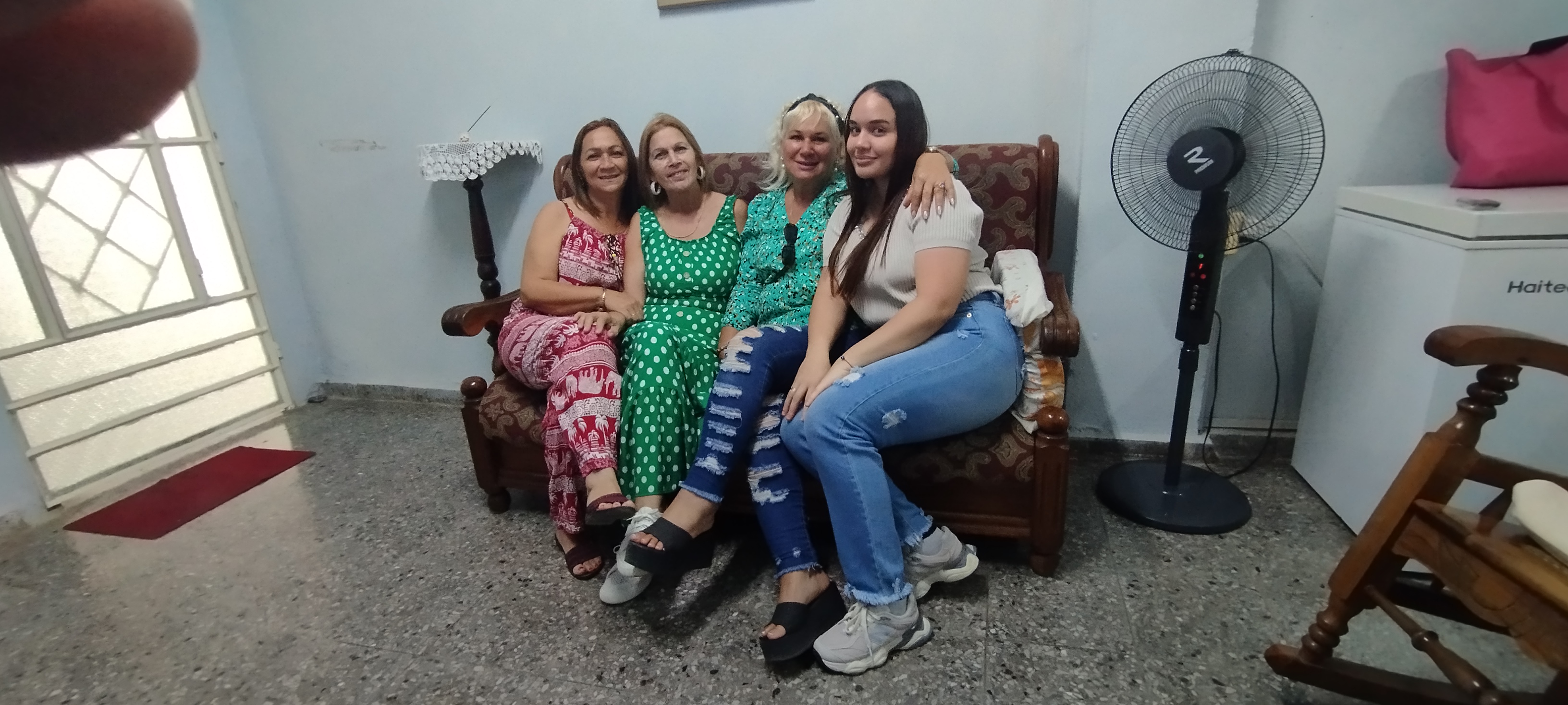 [ENG/ESP] Felicidades para todas las mujeres