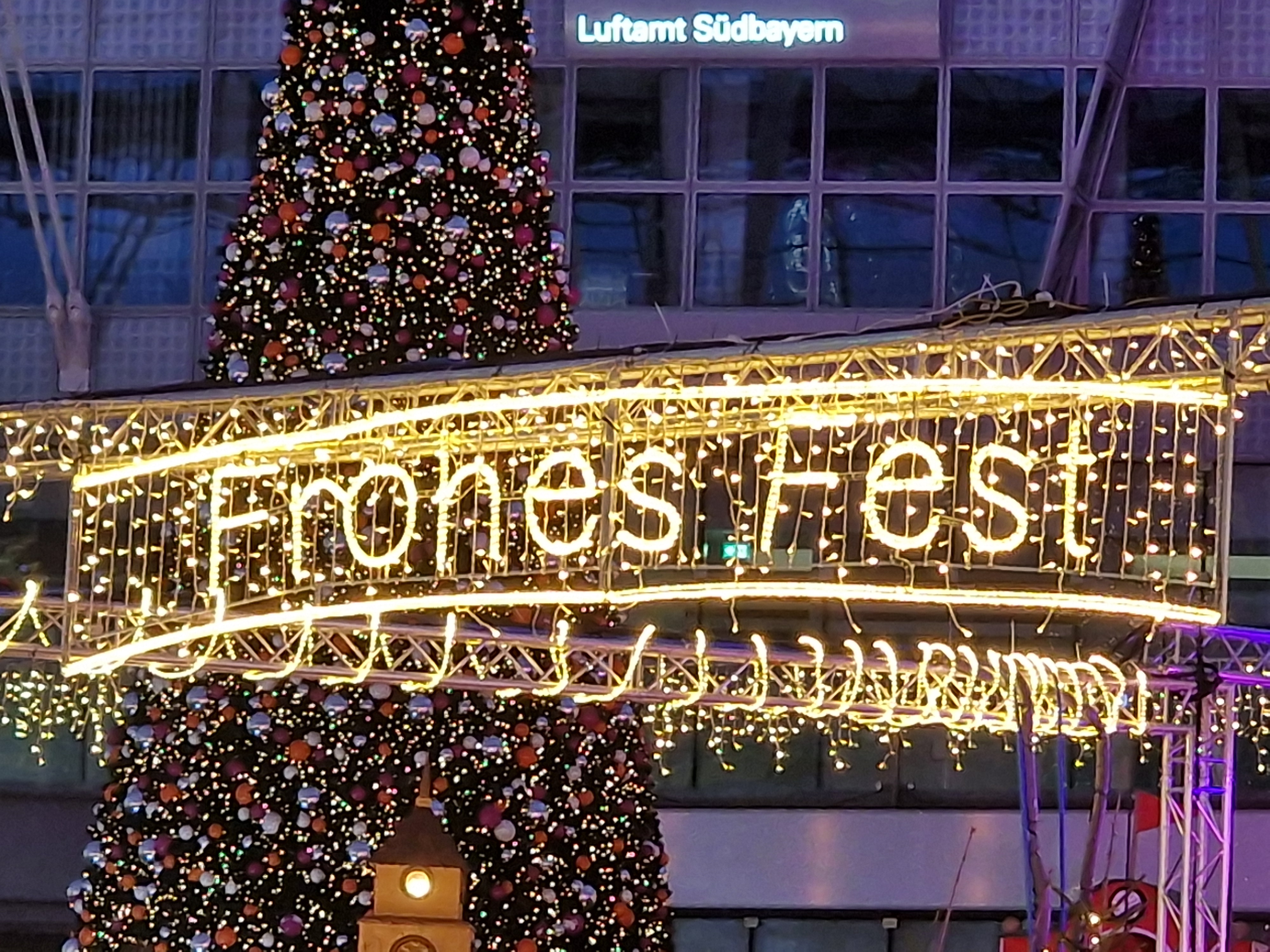the Christmas market at Munich Airport