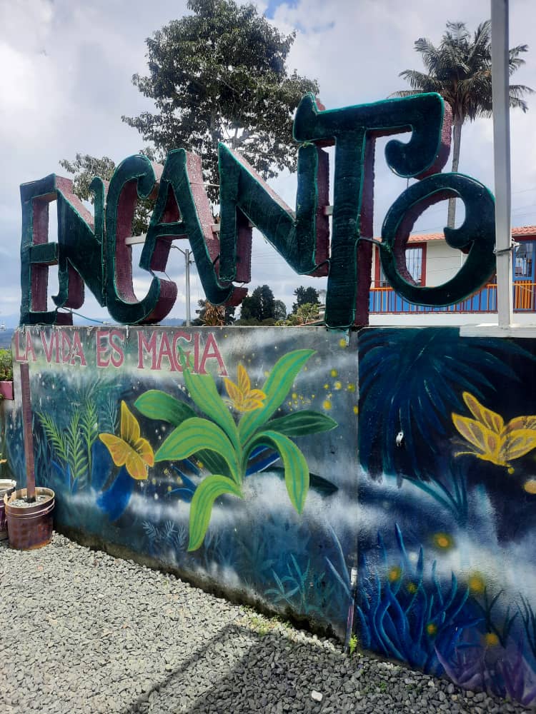 De la Magia de Encanto en Finlandia, Colombia/ From the Magic of Encanto in Finland, Colombia