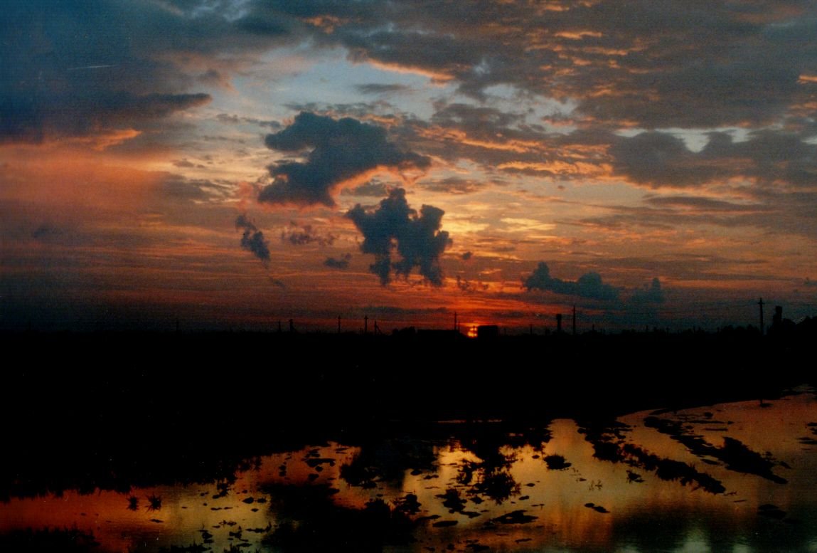 Небо малює світовий страх