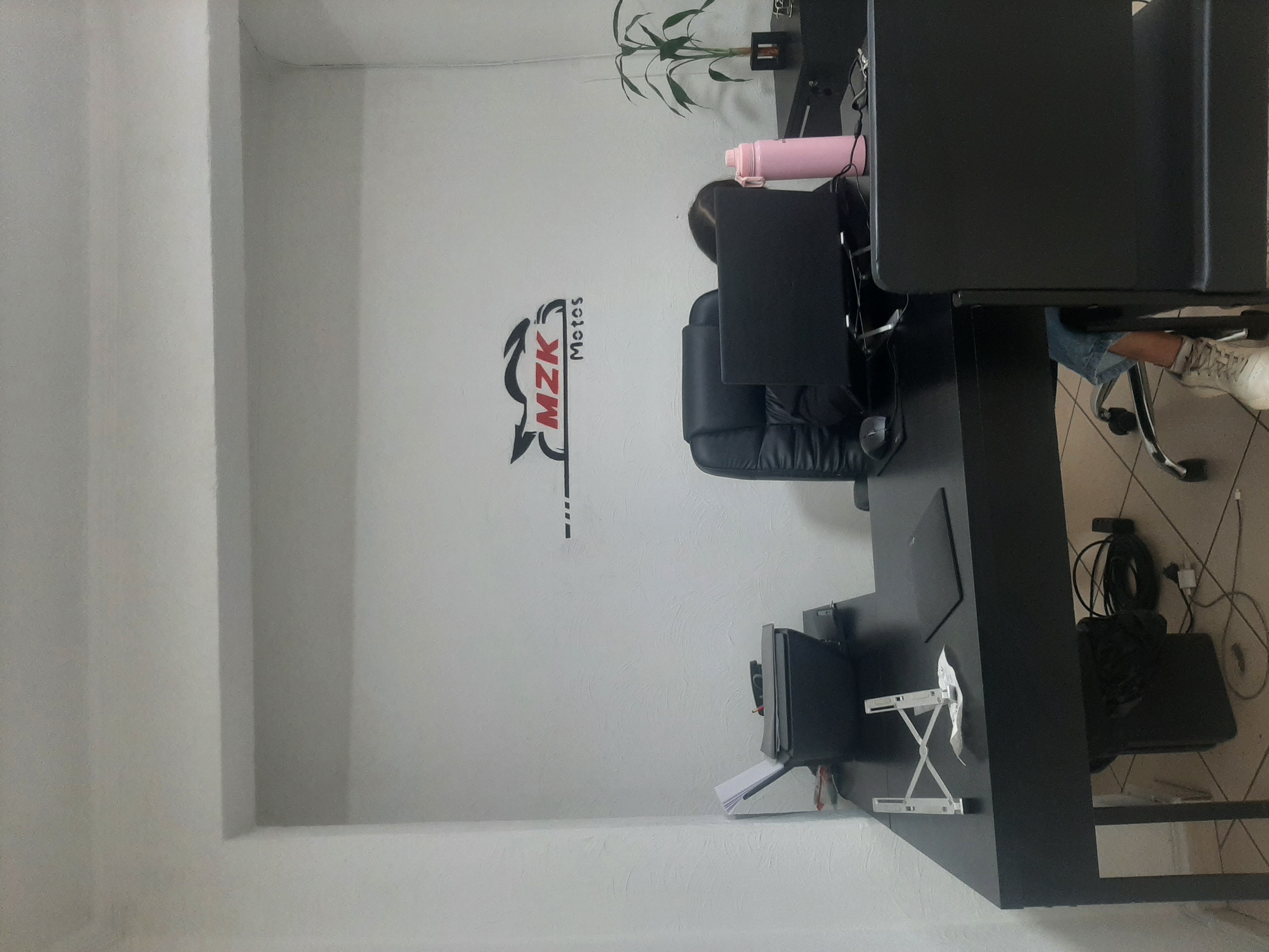 Trabalho realizado para concessionária MZK Motos.