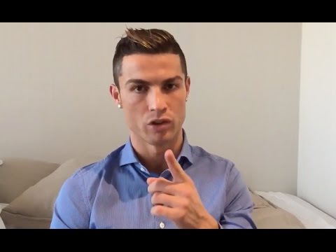 Football star Ronaldo tells the children of Syria "I am with you"