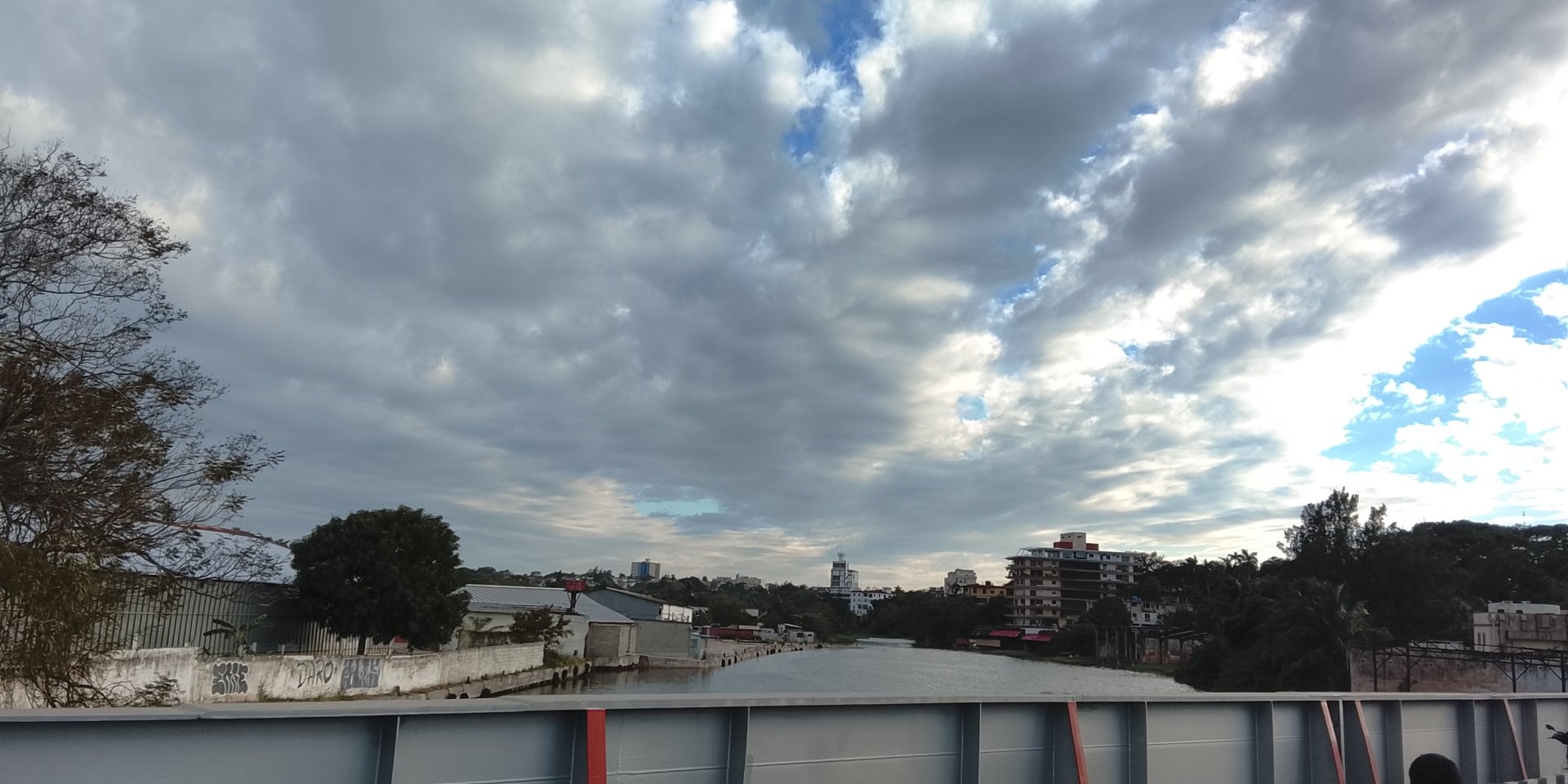Puente de Hierro, un día cualquiera /