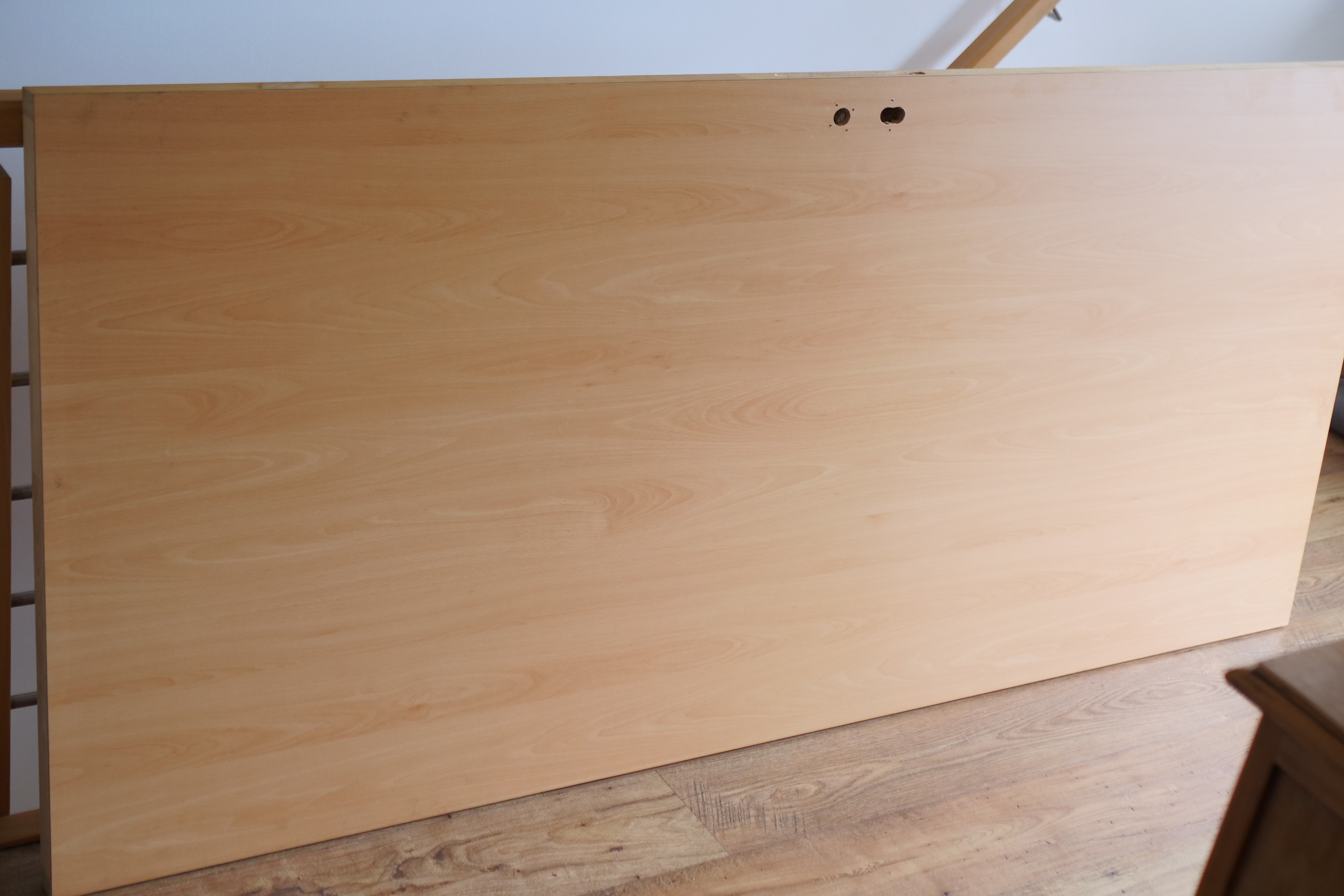 Picture of post : DIY: A desk with a door