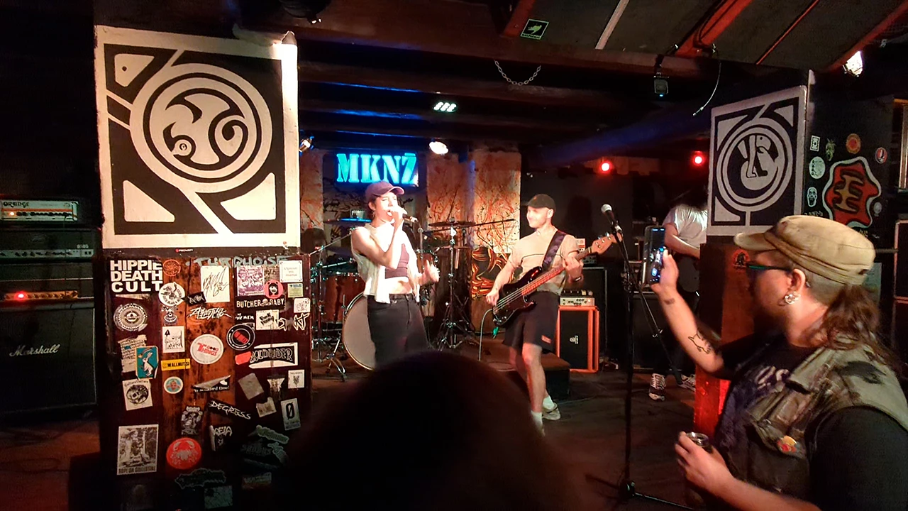 Violet Bloom - Running Circles