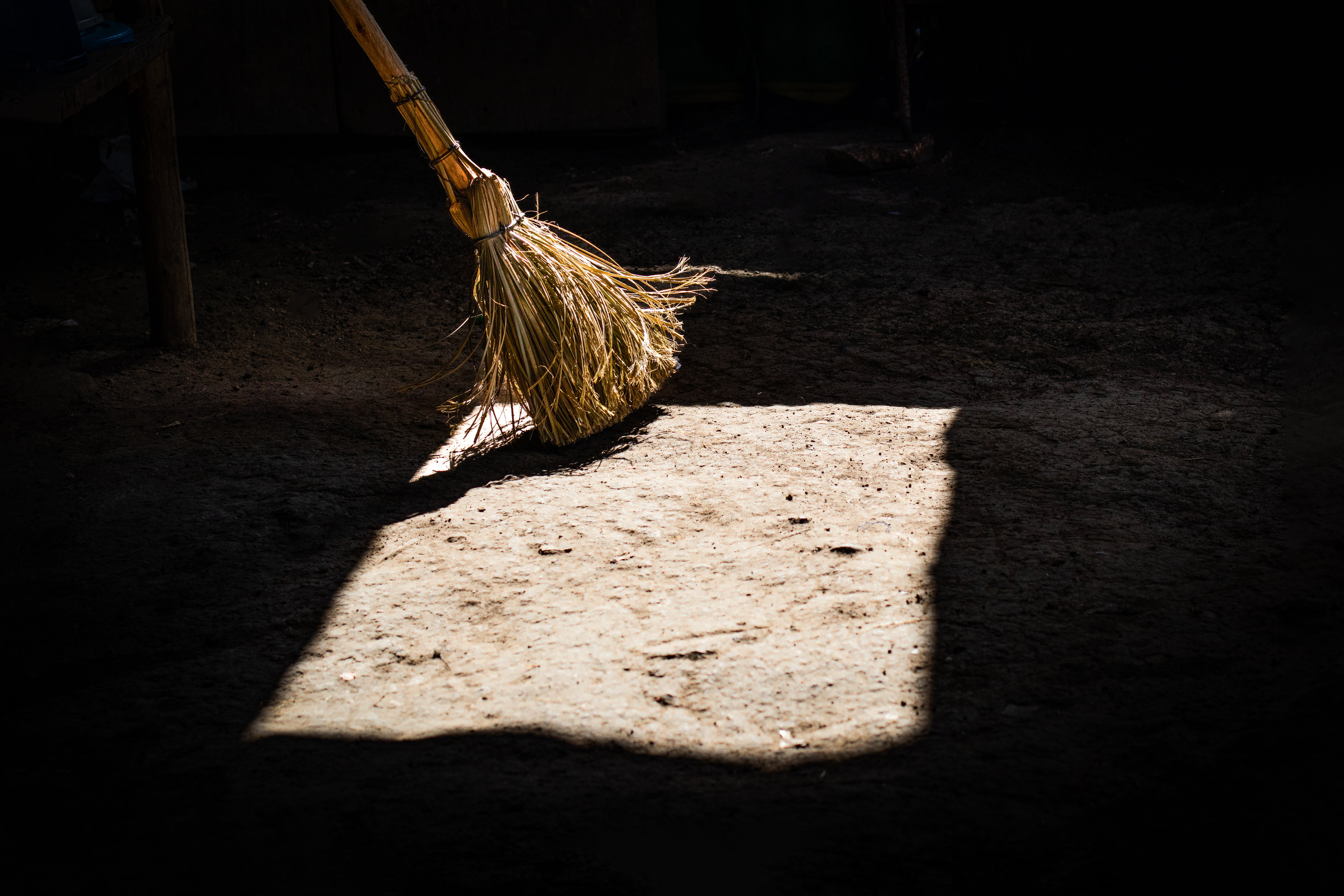 La Luz Mágica que Baña al Valle - The Magical Light that Bathes the Valley [Esp - Eng]