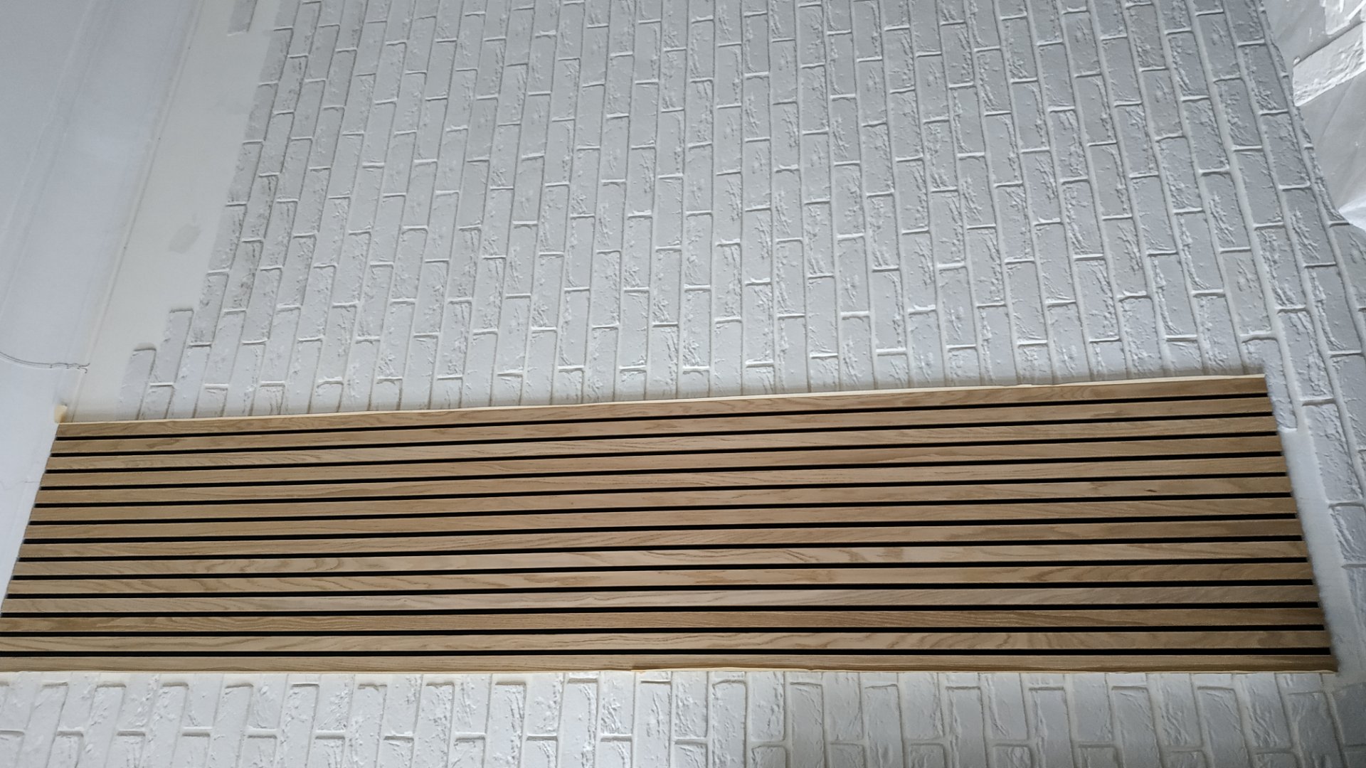 Дерев'яний декор в інтер'єрі кімнати