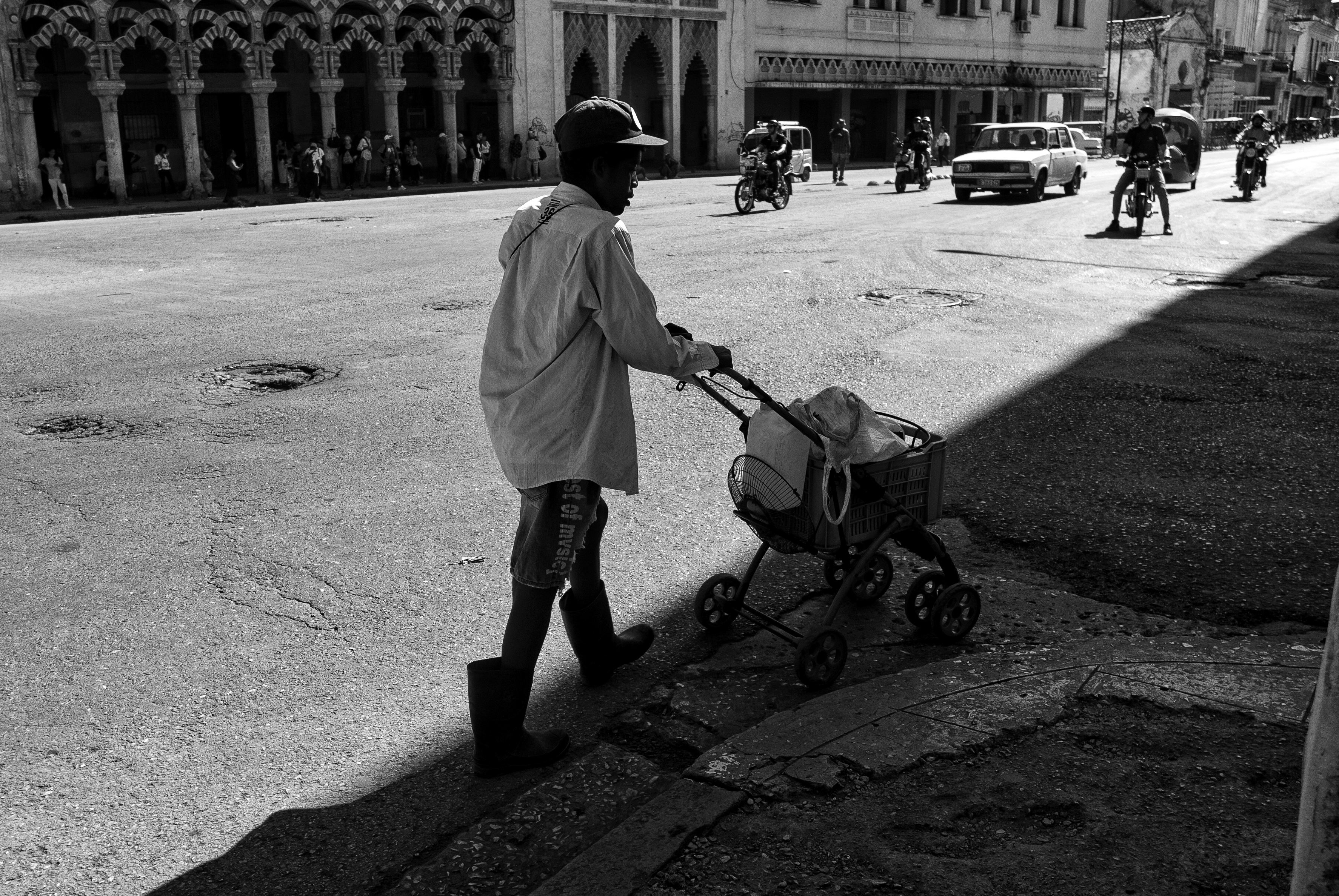 Portraits of a Surviving City. / Monomad Challenge [Eng/Esp]