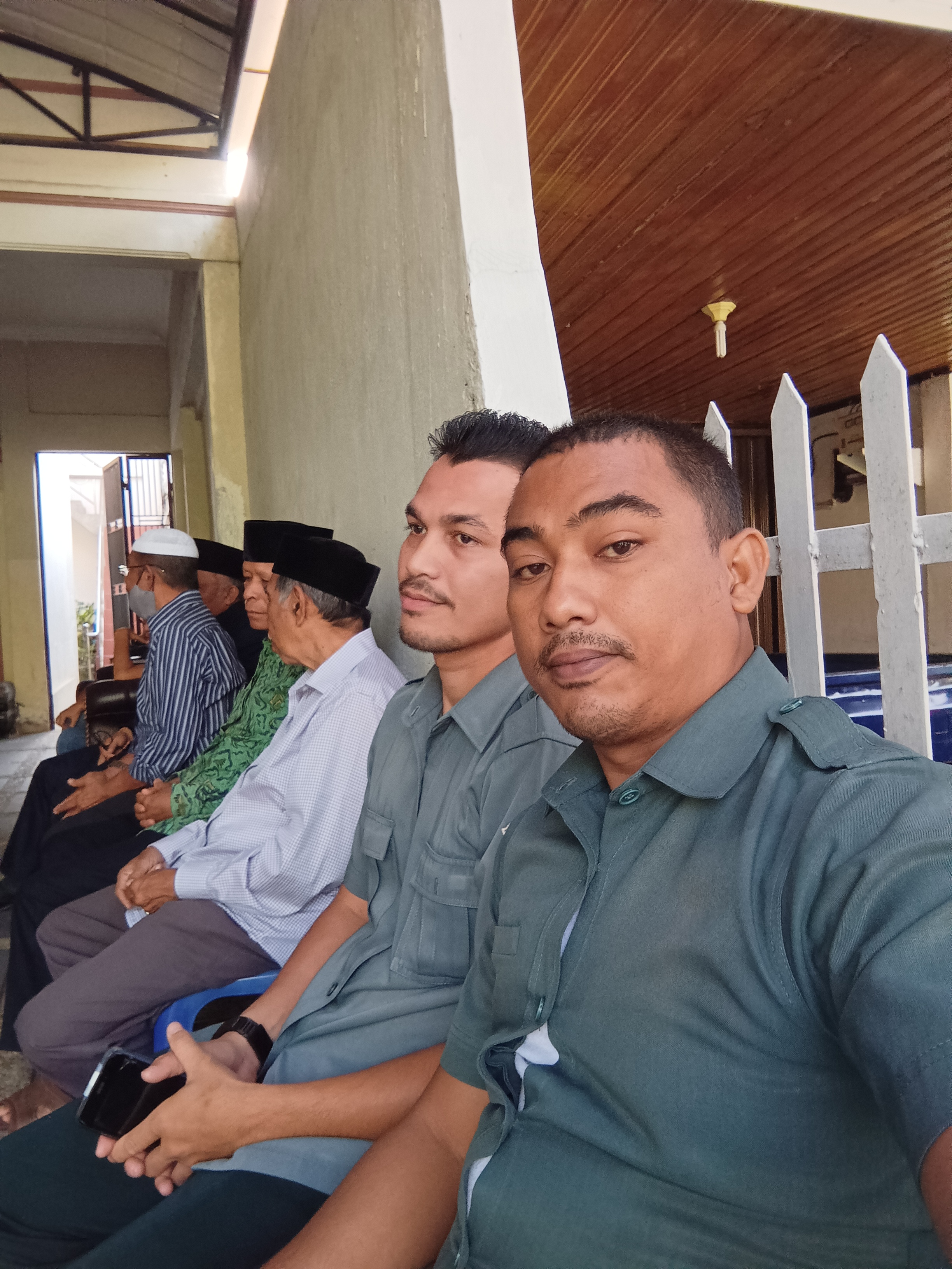 A VISIT TO A MOVING HOUSE