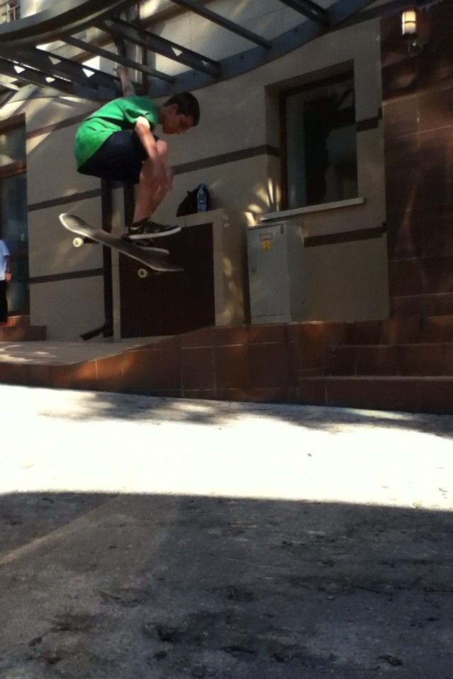 Pop Shove-it by @eyetro