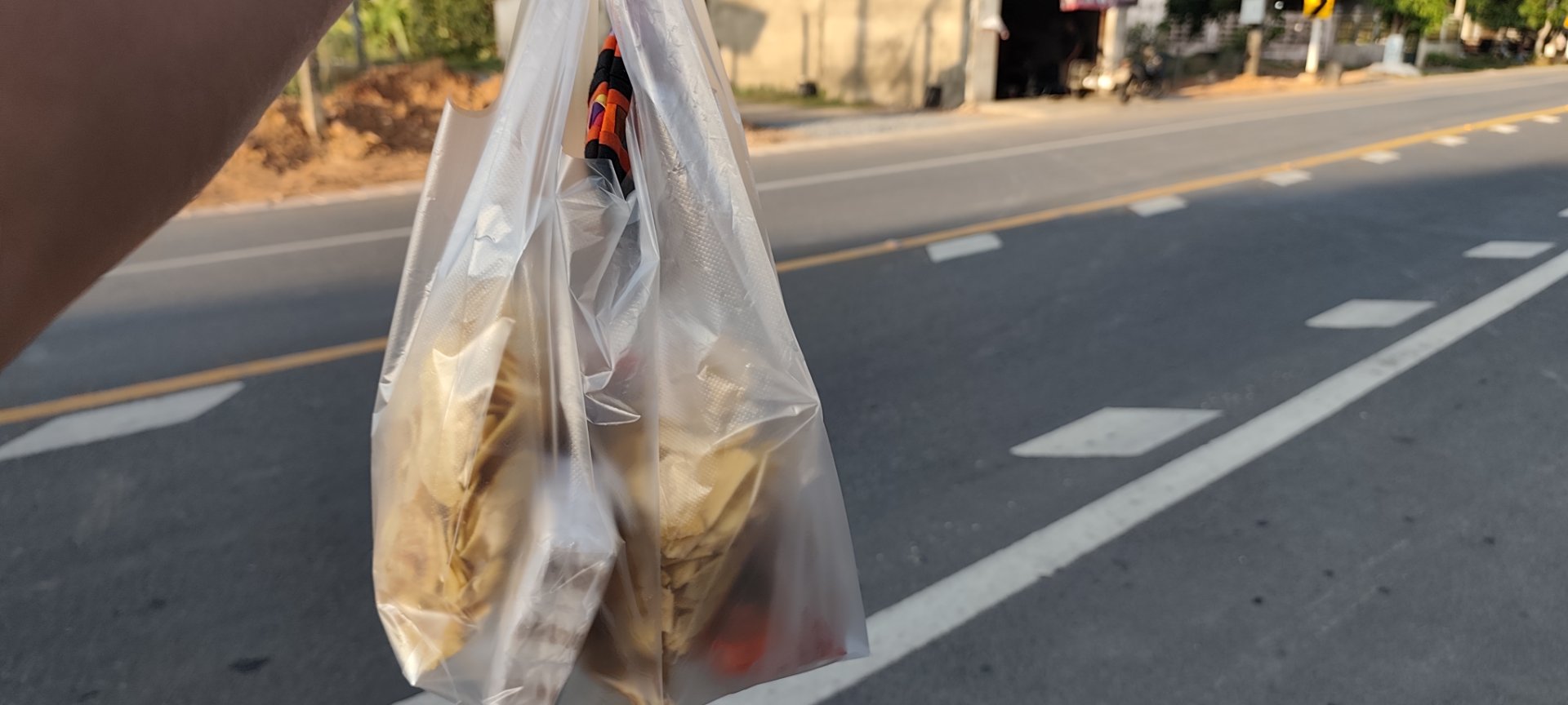  🌅 Evening atmosphere and an important mission: When the body craves nature and the smiles of my pets ♥️💖