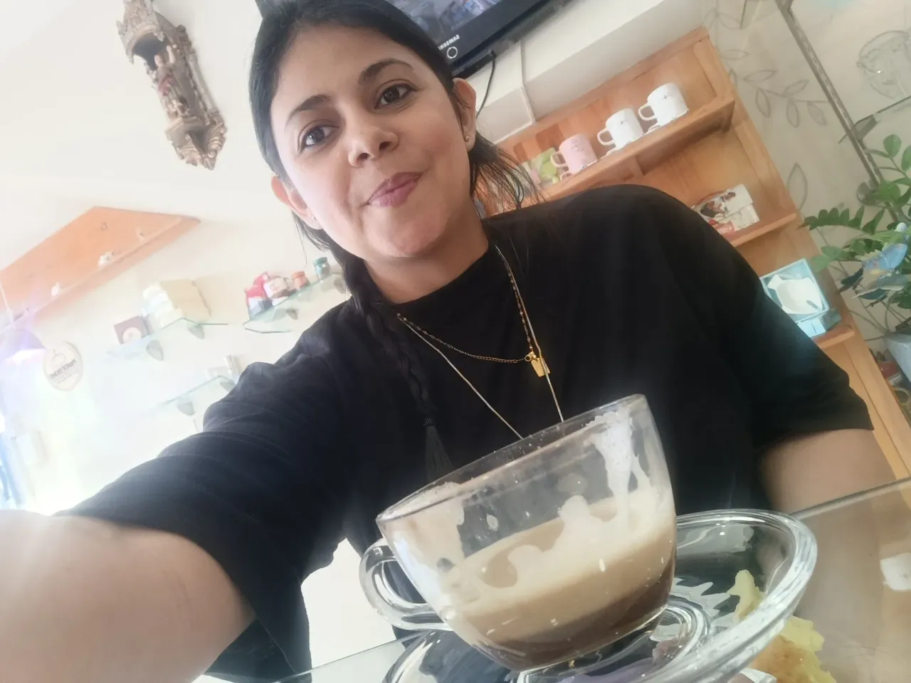 n9CjWH9feHOr4DpD_1000252541.webp
