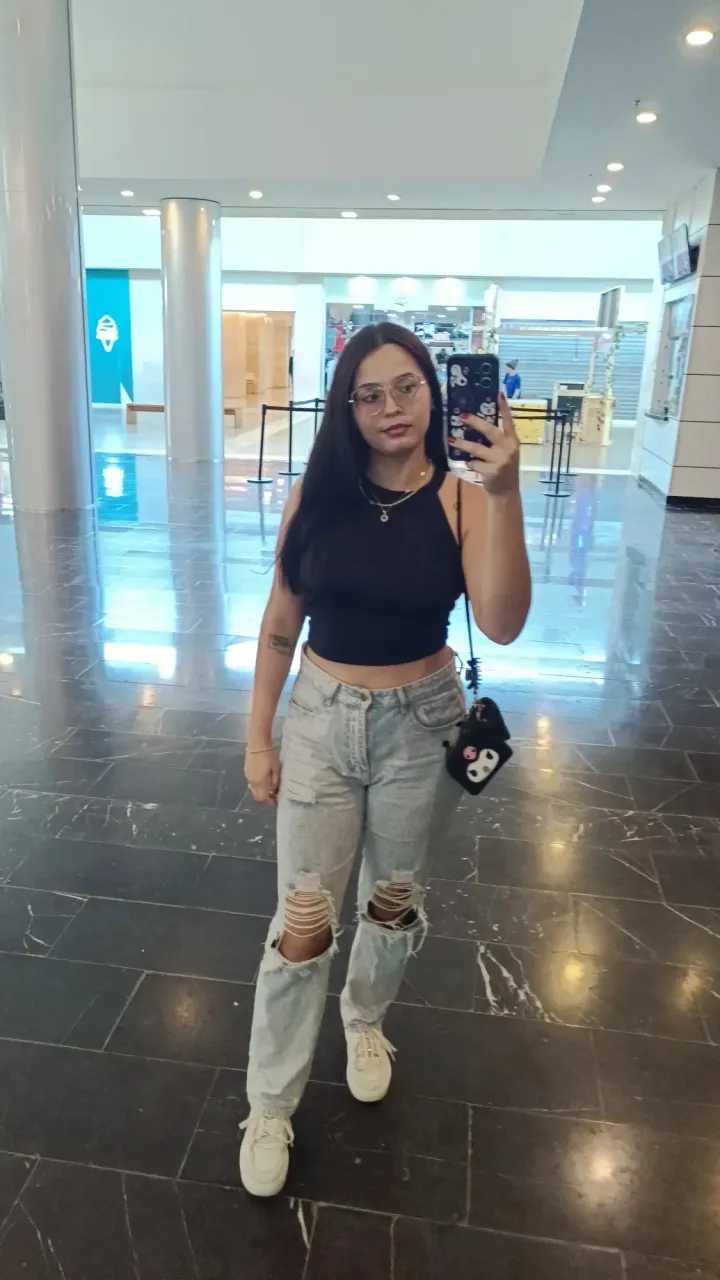 bSzFnOh5dCEtApMq_1000457648.webp