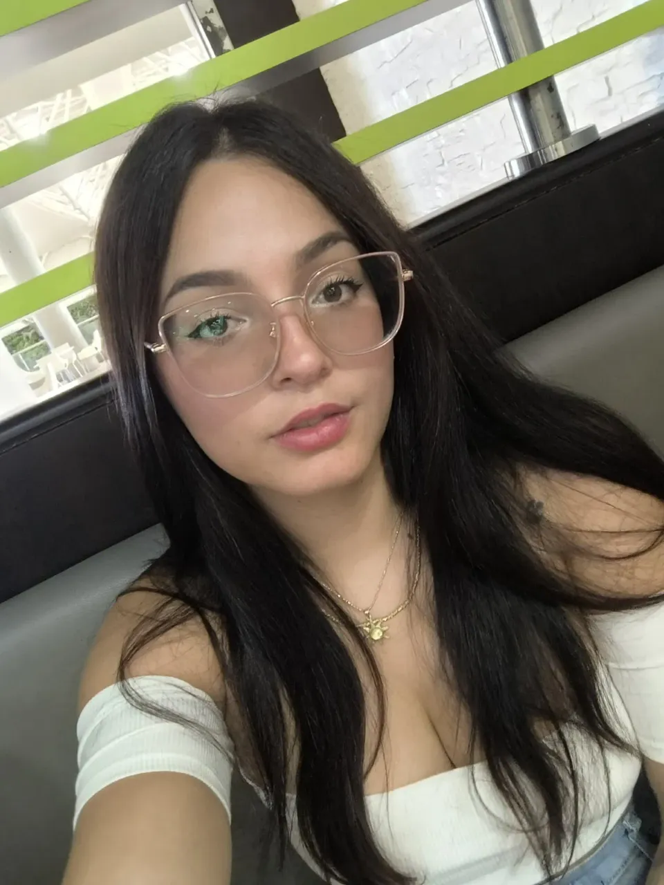 ihQEdVNzTiJp139j_1000462672.webp