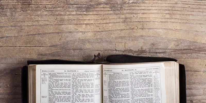 Bible-Wood-Table_800x400_RGB.jpg