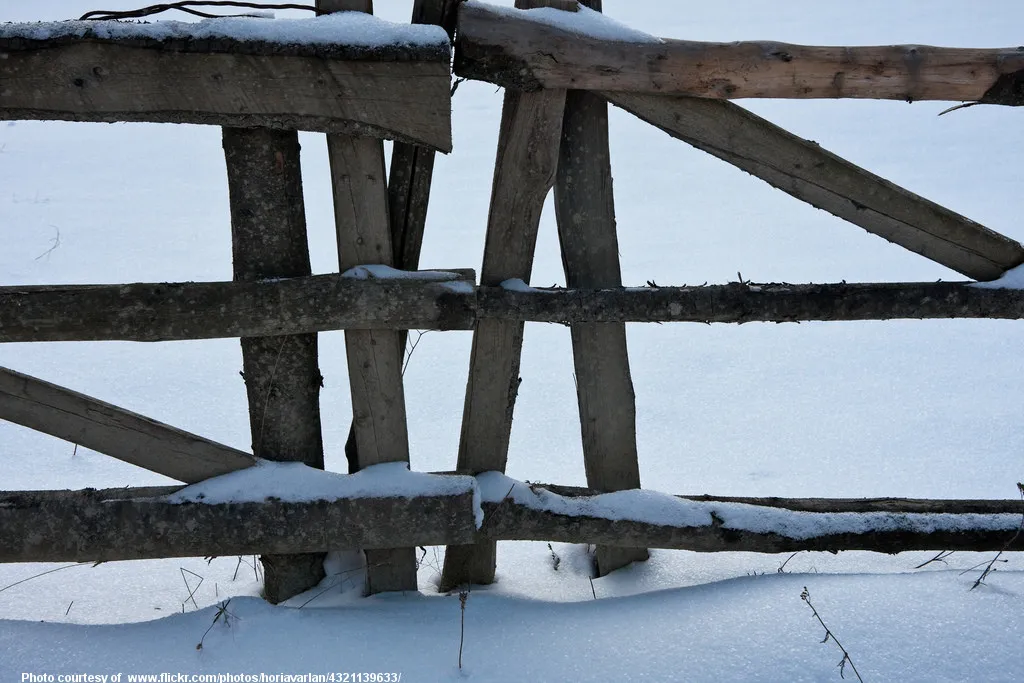 RusticRailFenceInSnow-030118.jpg