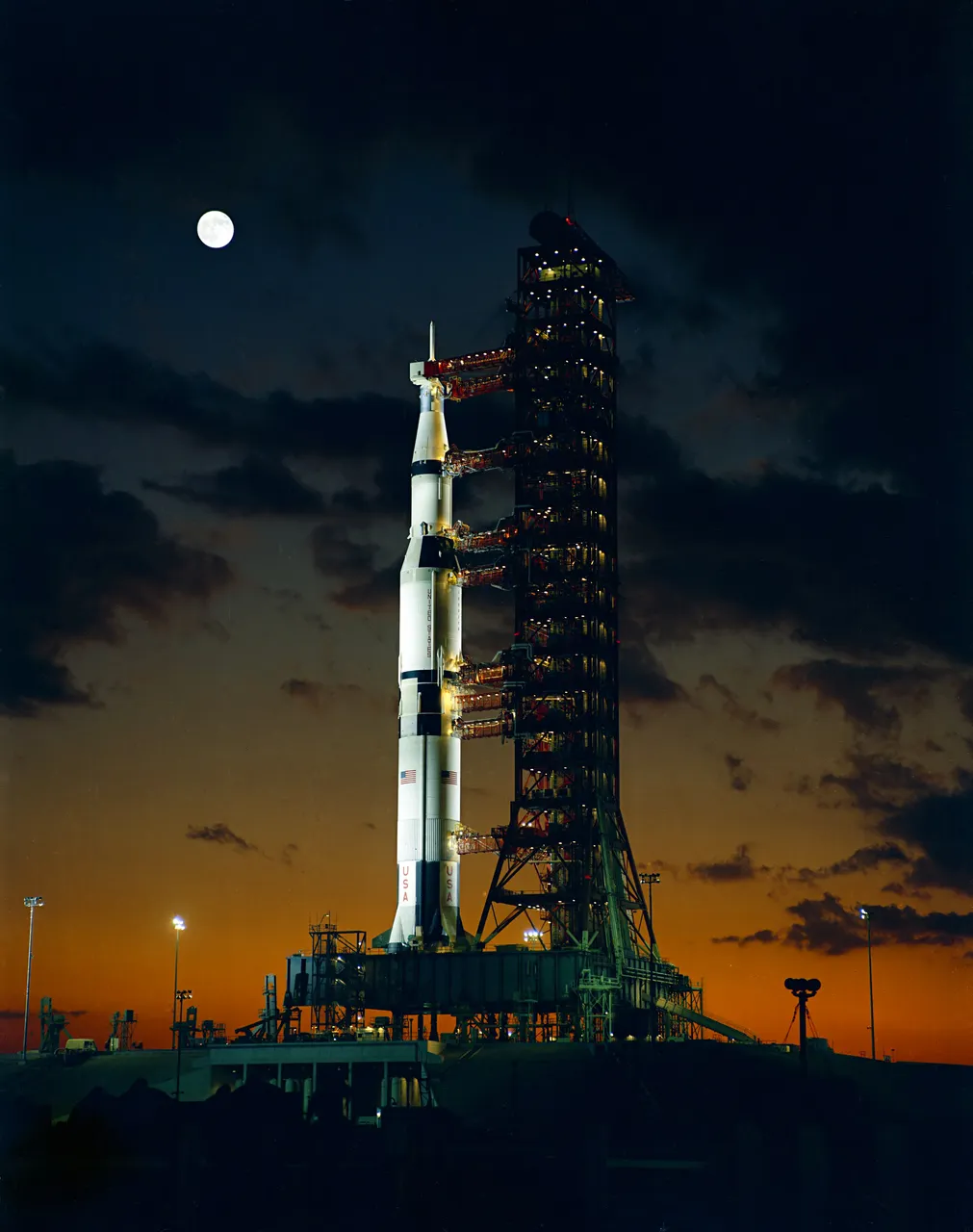 Apollo_4_Saturn_V,_s67-50531.jpg