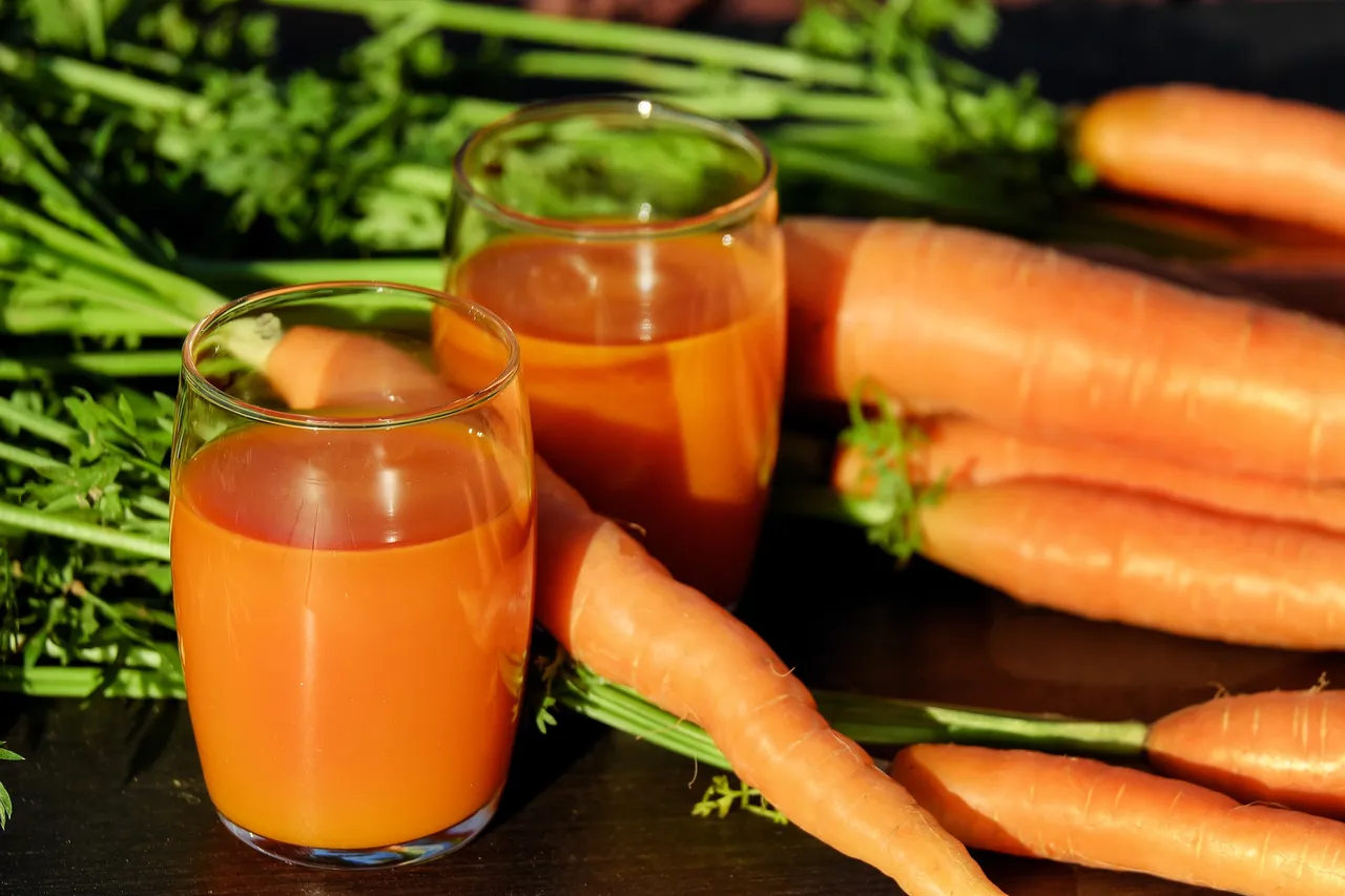 carrot-juice-gb64a44476_1920.jpg