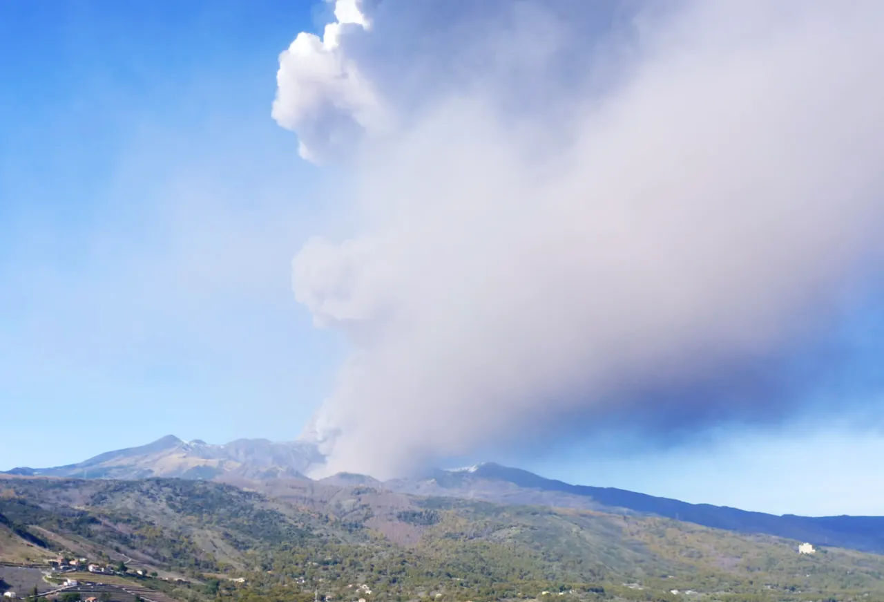 Eruzione Etna 24.12.2018.jpg