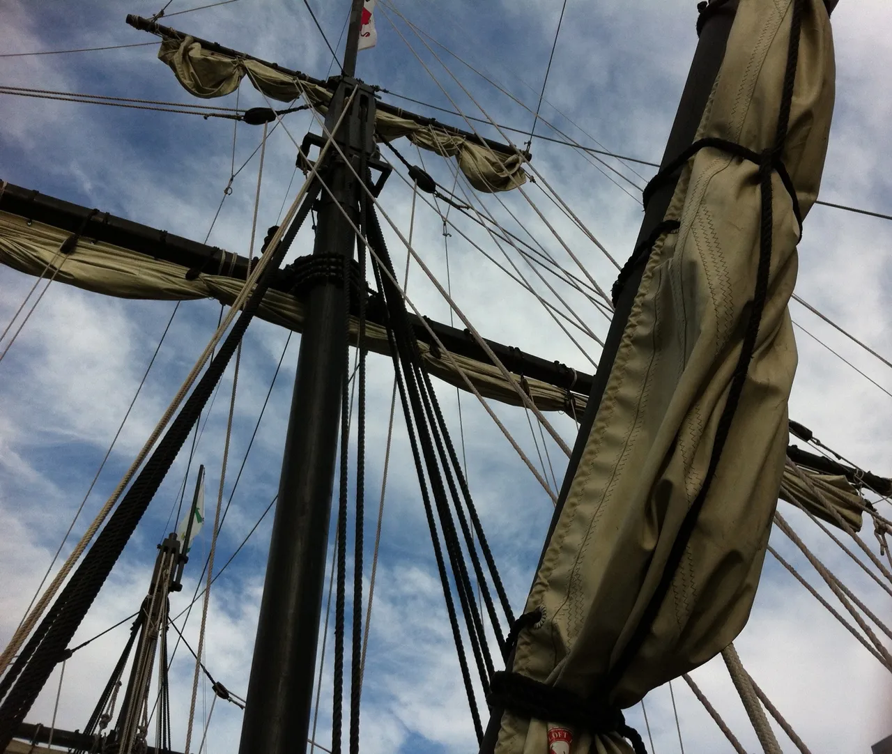 blue-sky-boat-frigate-237781.jpg