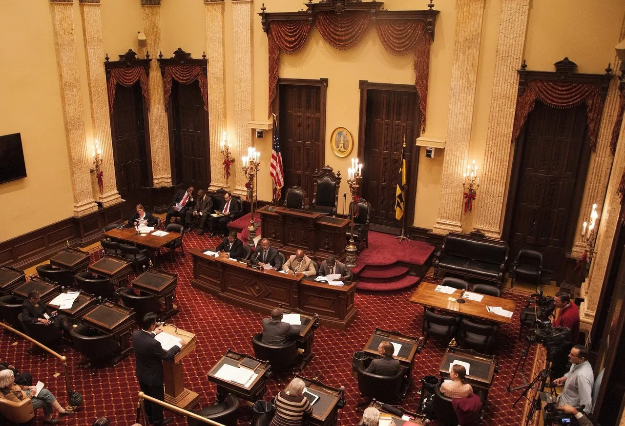 baltimore-city-hall-1482793_1920.jpg