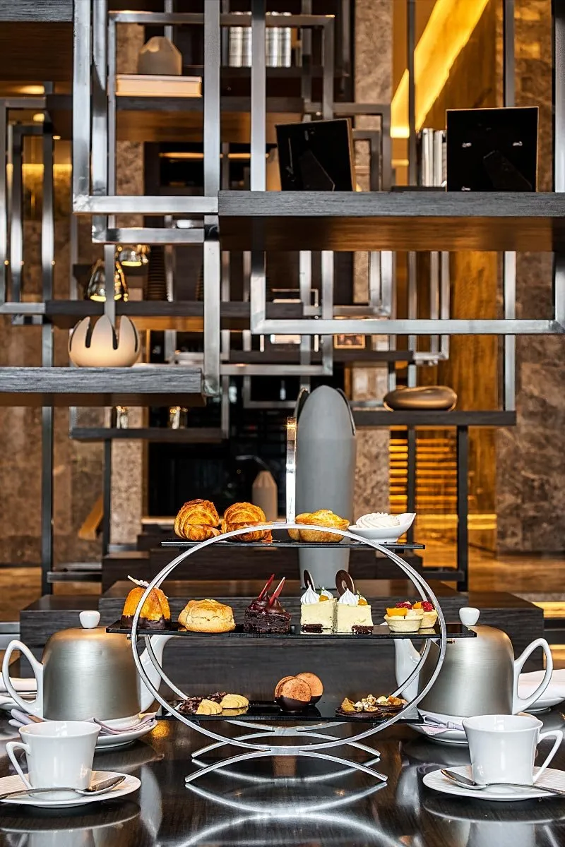 Le Bar Sofitel afternoon tea