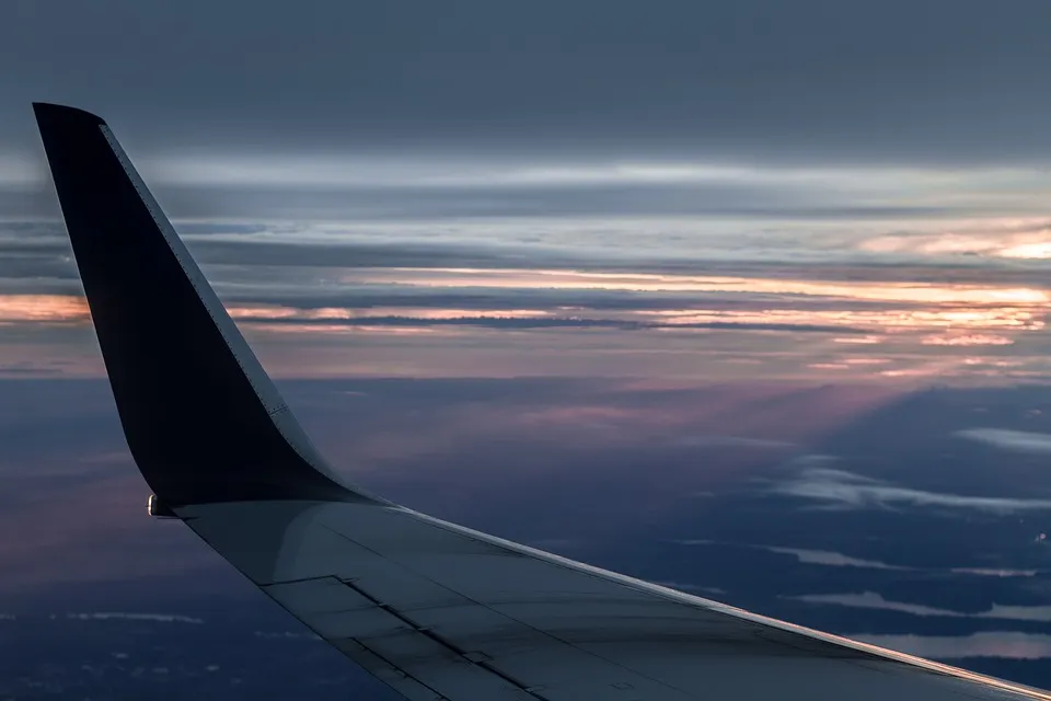 pixabay-airplane-1938971_960_720.jpg