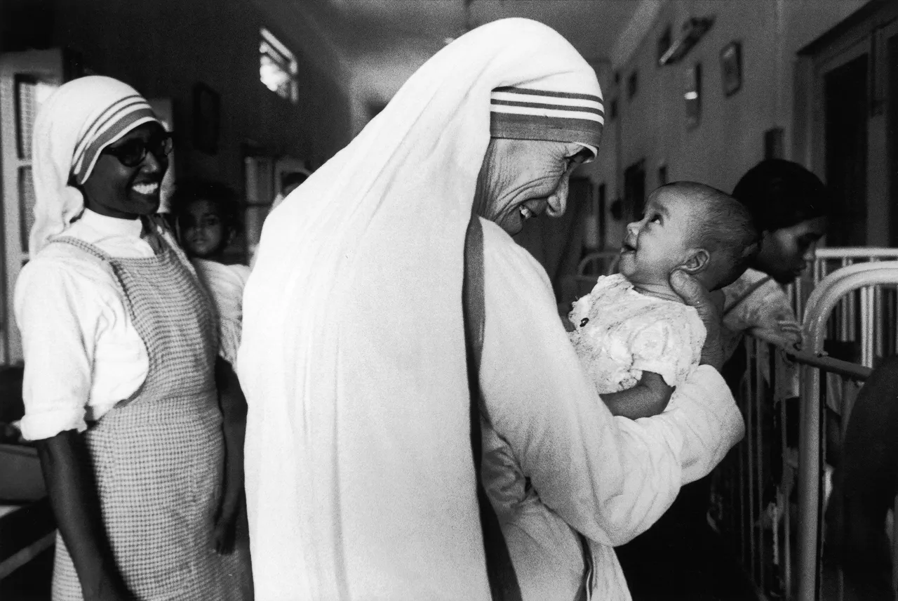 mother-teresa-life-in-pictures-5.jpg