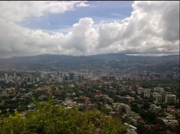 Vista CCs desde el avila.png