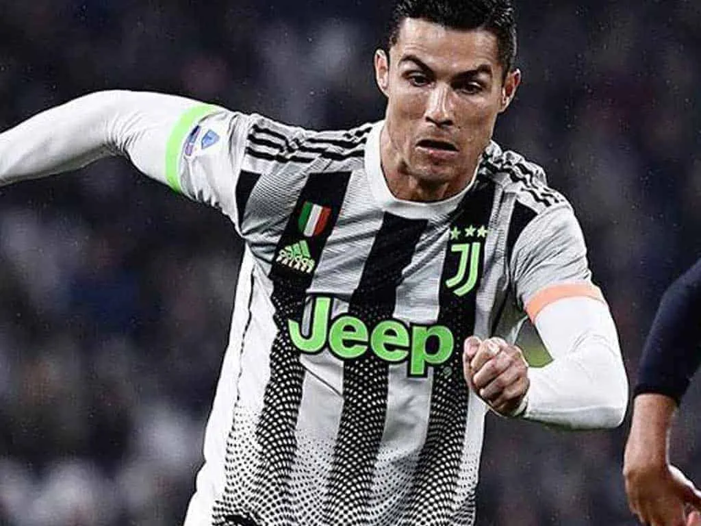 "Adidas Cong Bo Bo Do Da Banh Mau Thu Tu Cua Juventus Palace | Áo Bóng Đá Sum Store"