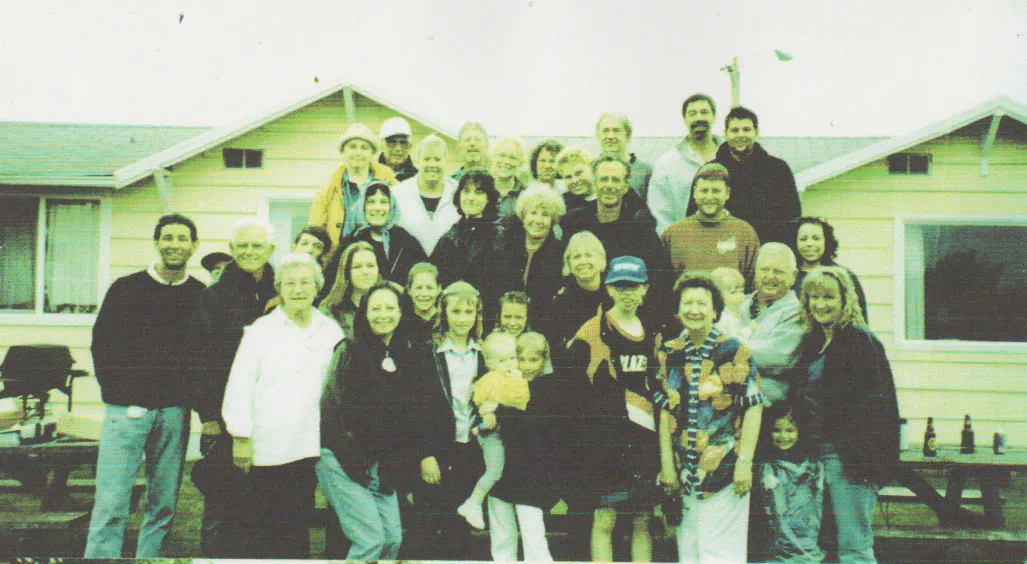 2000-07 - Family Reunion, Group Photo, a copy version, small version, not wide,a different version.png