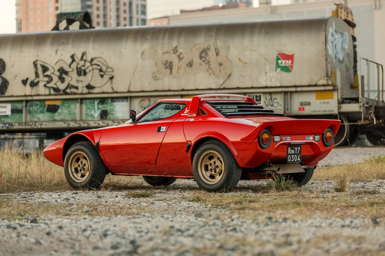 Stratos HF